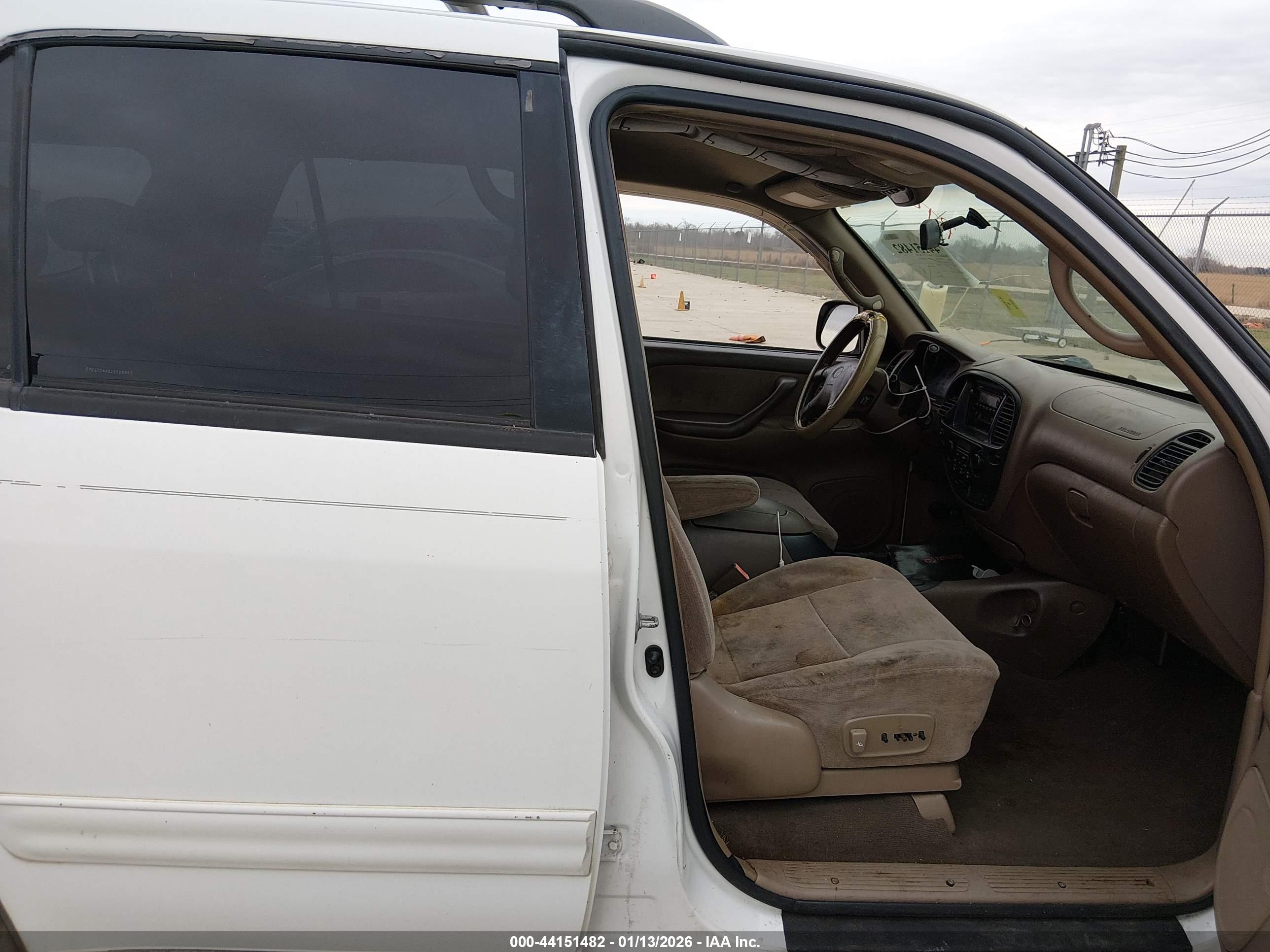 TOYOTA SEQUOIA image 5