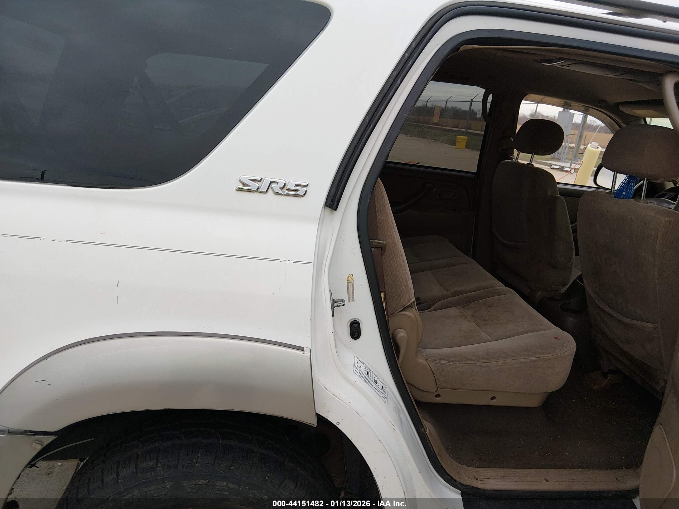TOYOTA SEQUOIA image 8