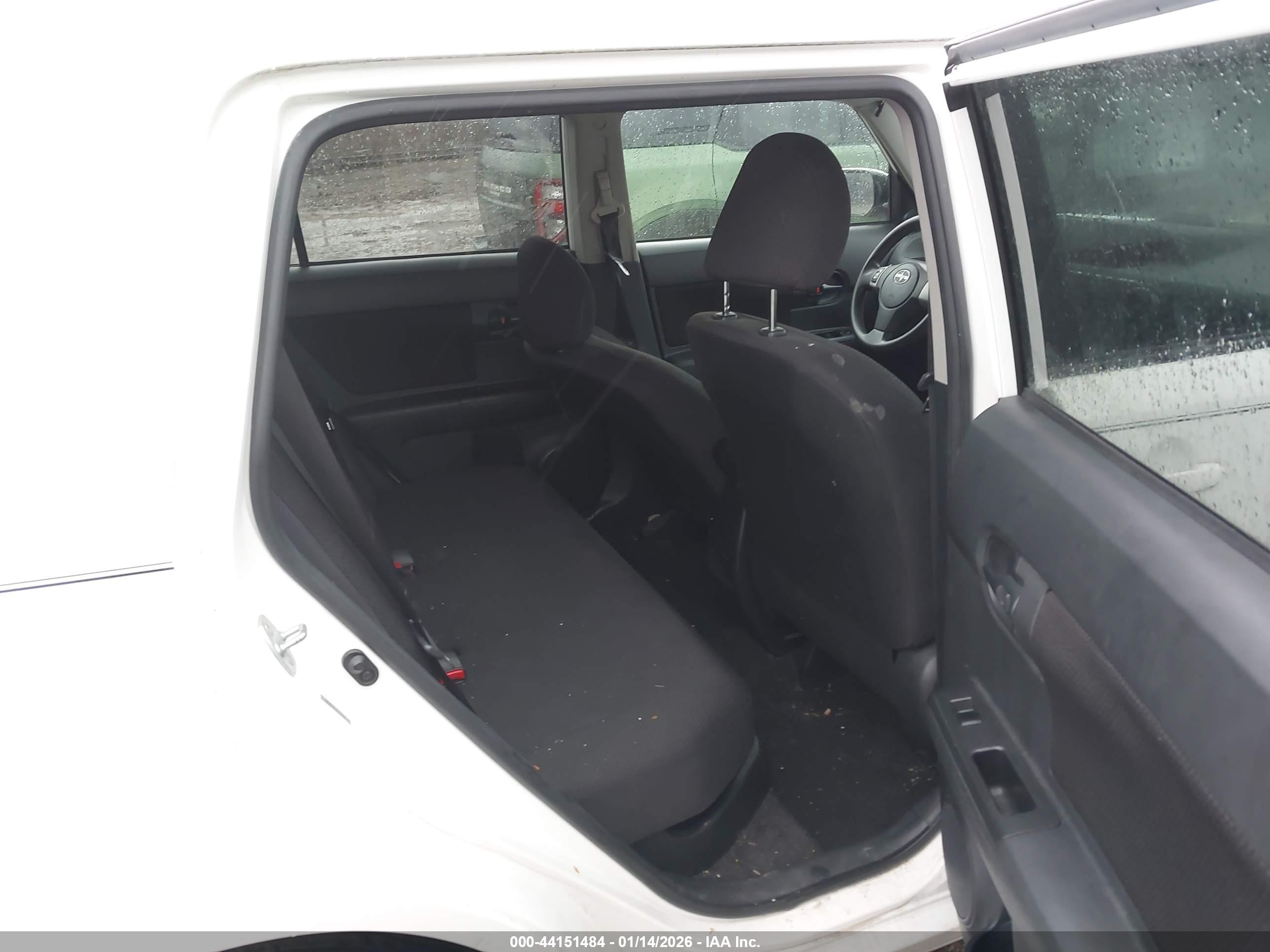 SCION XB image 8