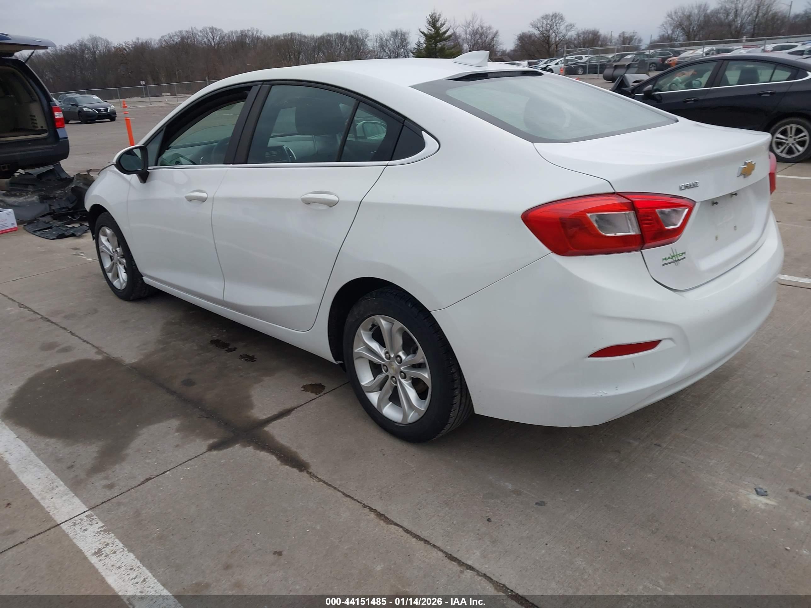 CHEVROLET CRUZE image 3