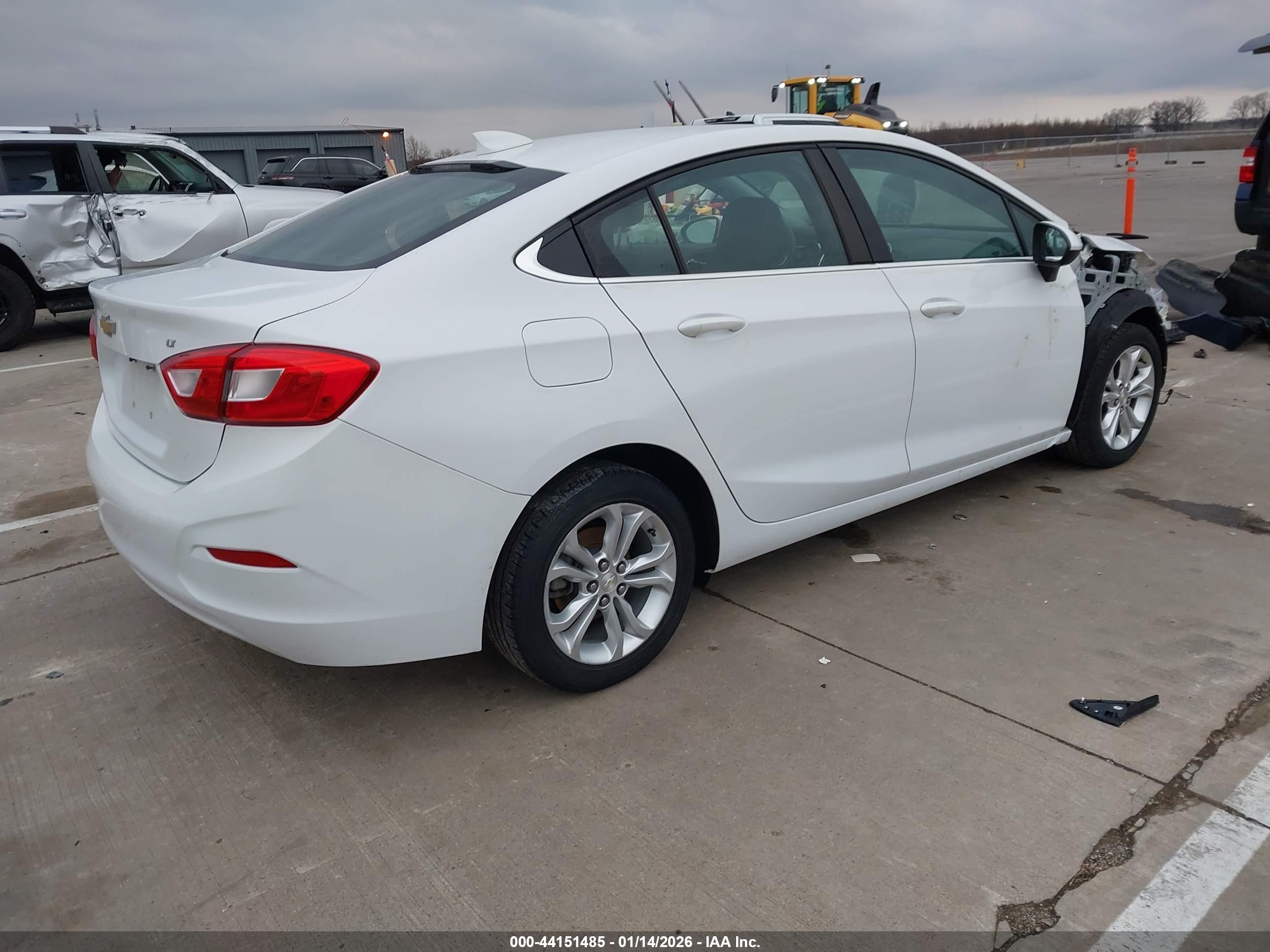 CHEVROLET CRUZE image 4
