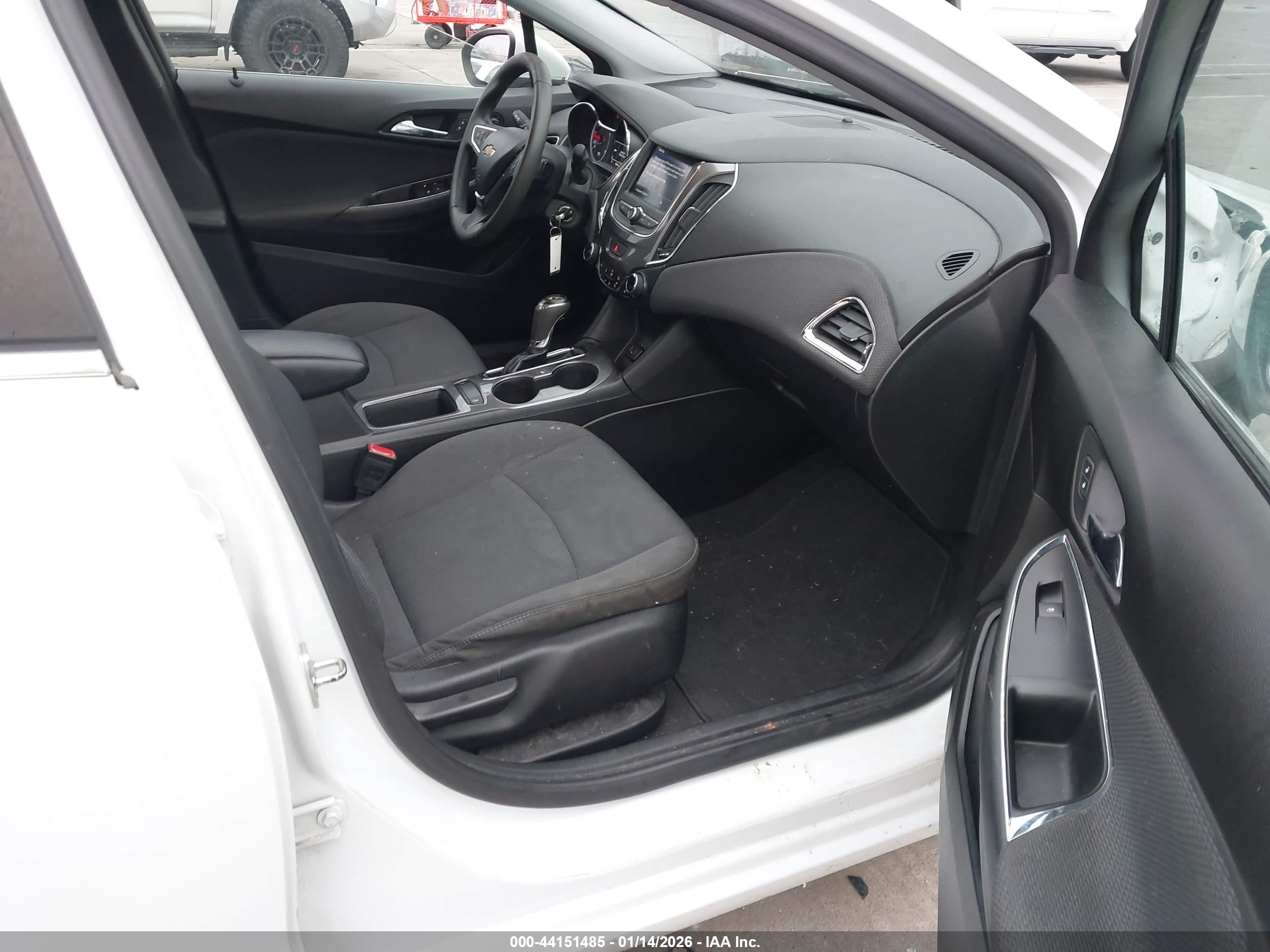 CHEVROLET CRUZE image 5