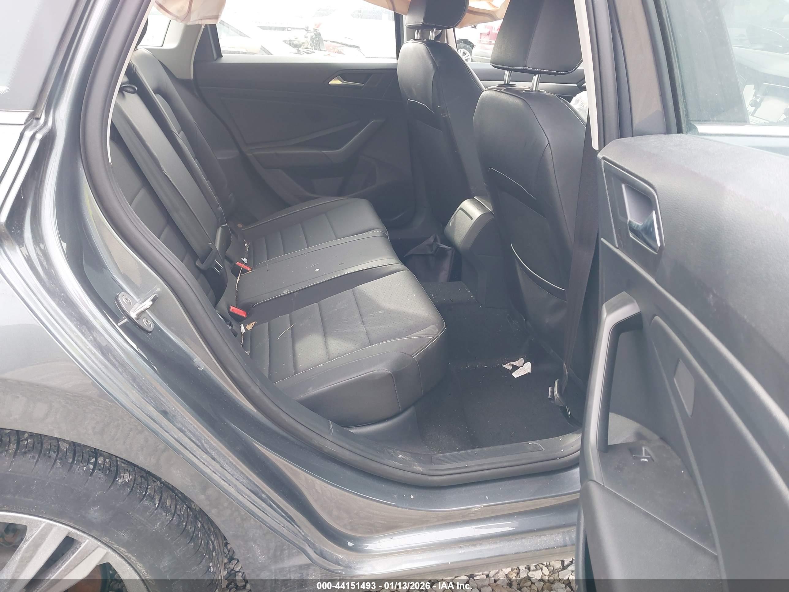 VOLKSWAGEN JETTA image 8