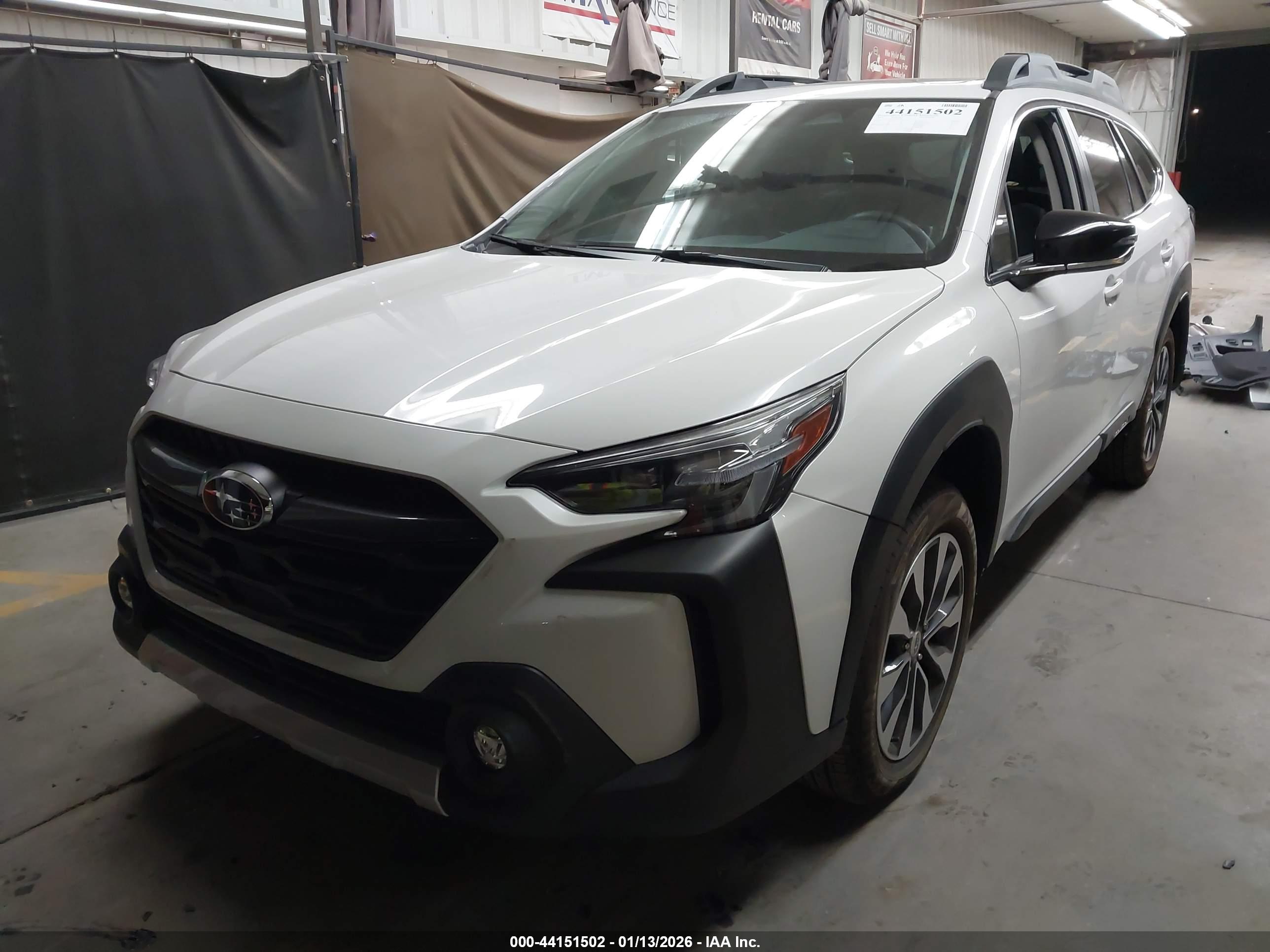 SUBARU OUTBACK image 2