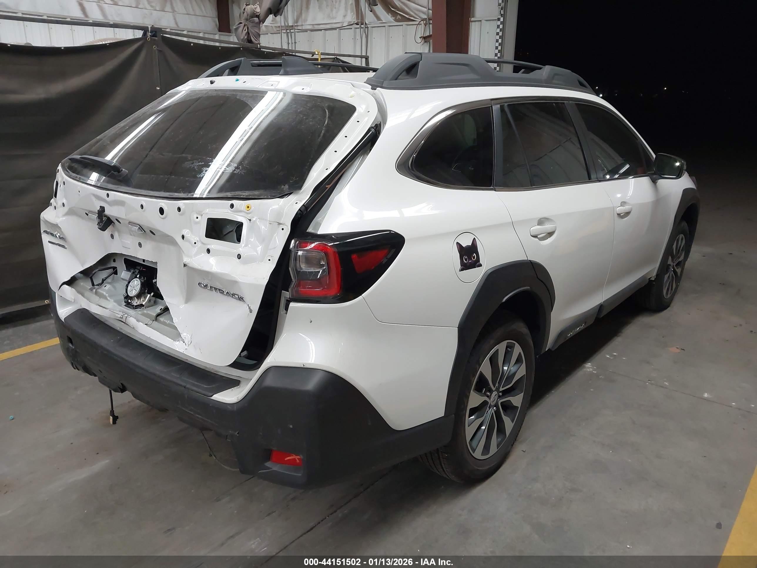 SUBARU OUTBACK image 4