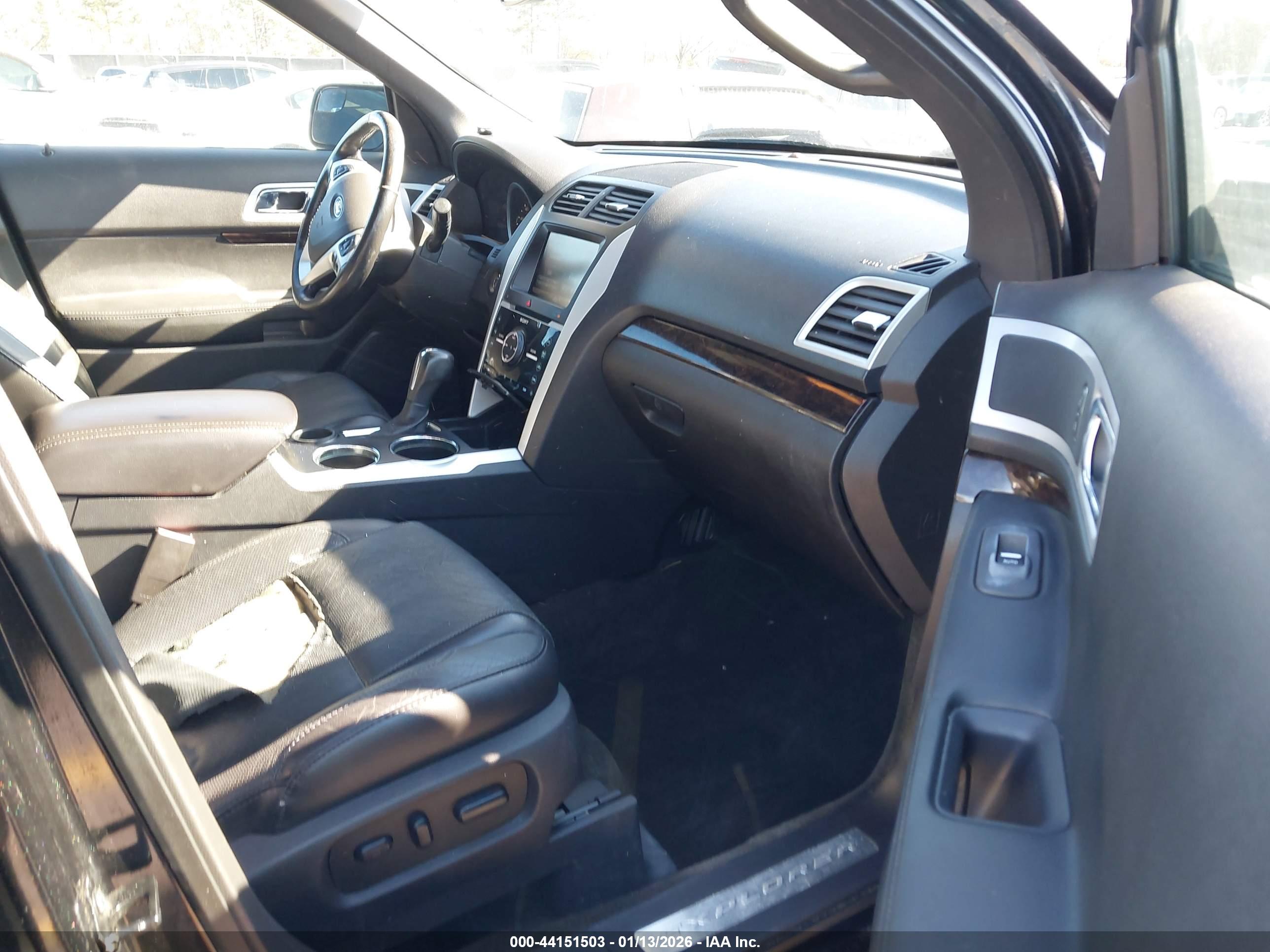 FORD EXPLORER image 5
