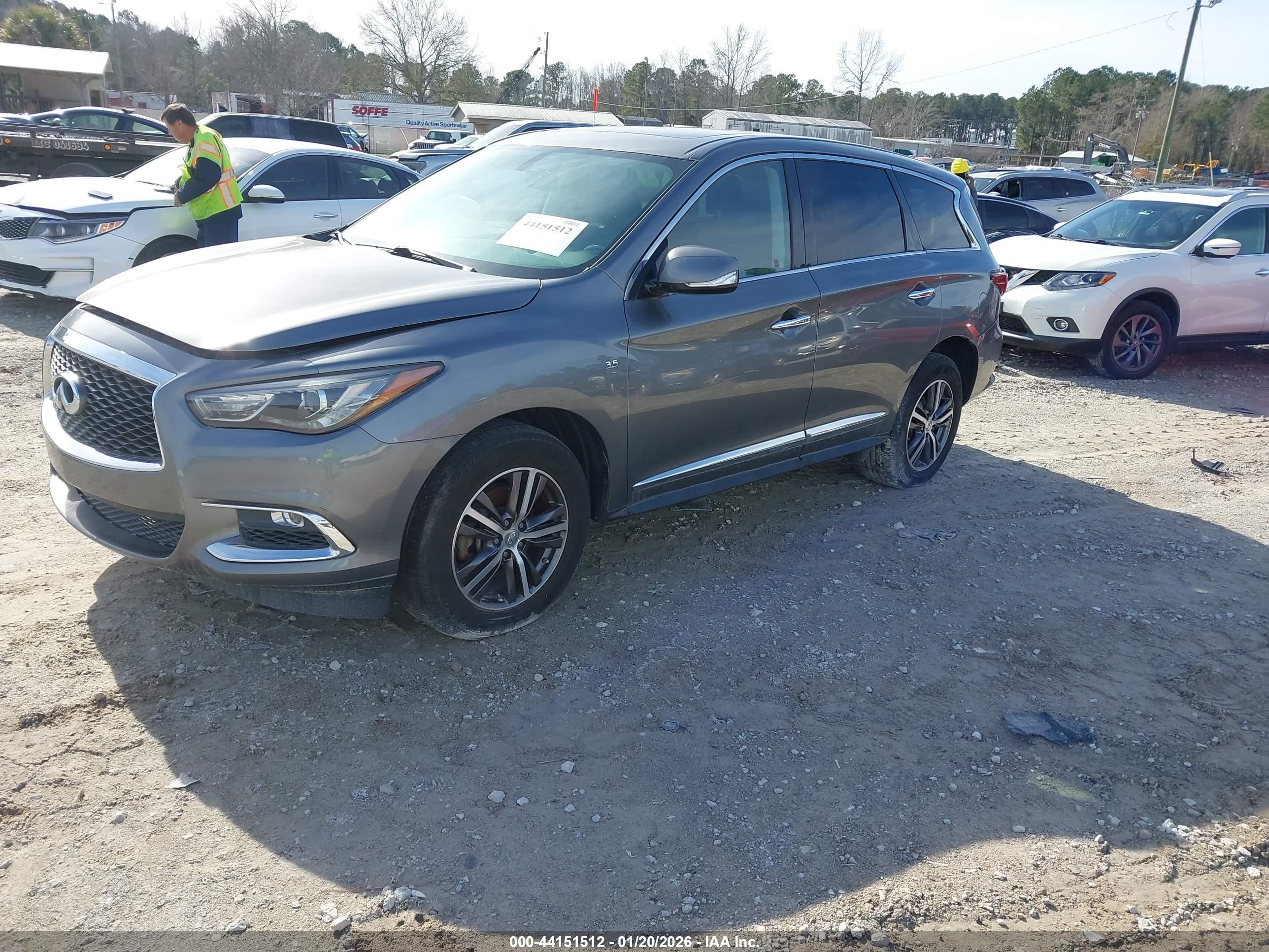 INFINITI QX60 image 2