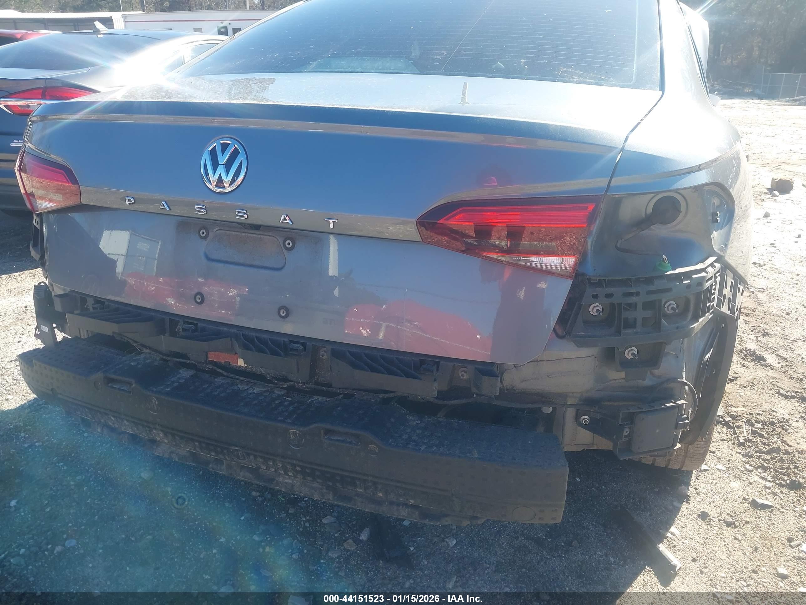 VOLKSWAGEN PASSAT image 6