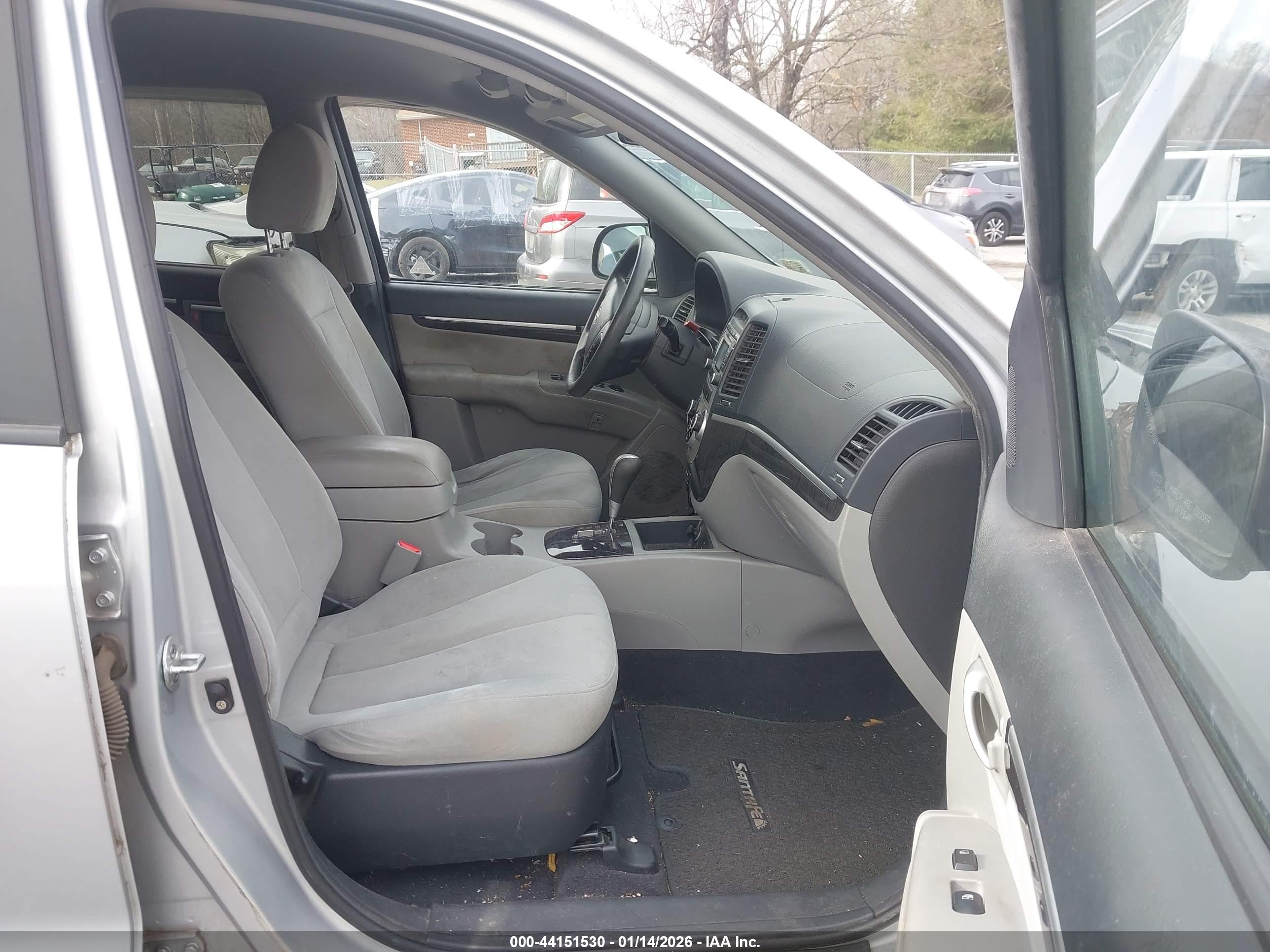 HYUNDAI SANTA image 5