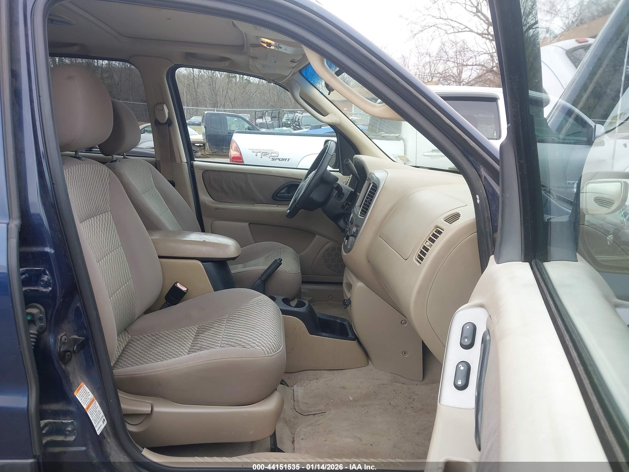 FORD ESCAPE image 5