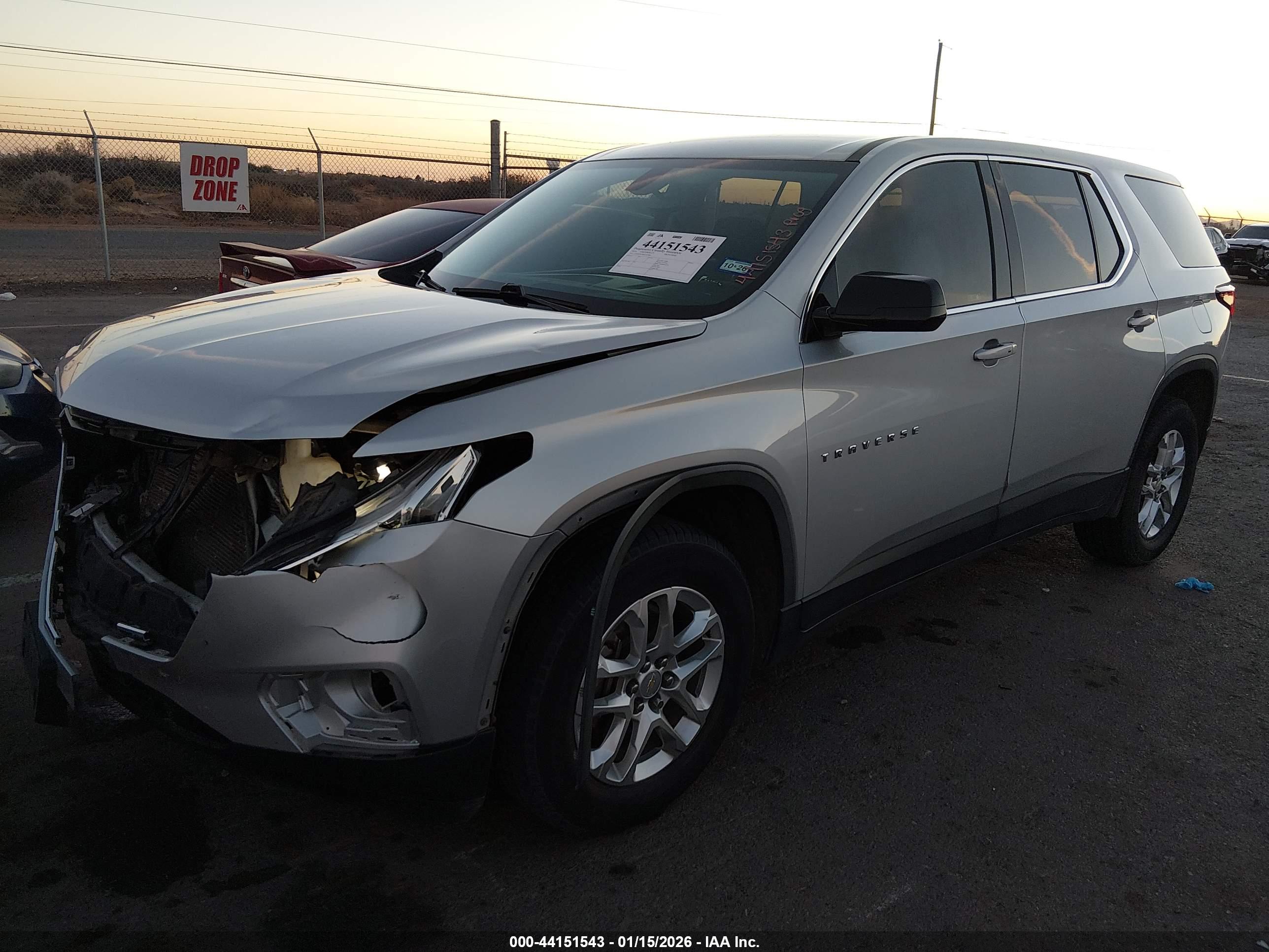 CHEVROLET TRAVERSE image 2