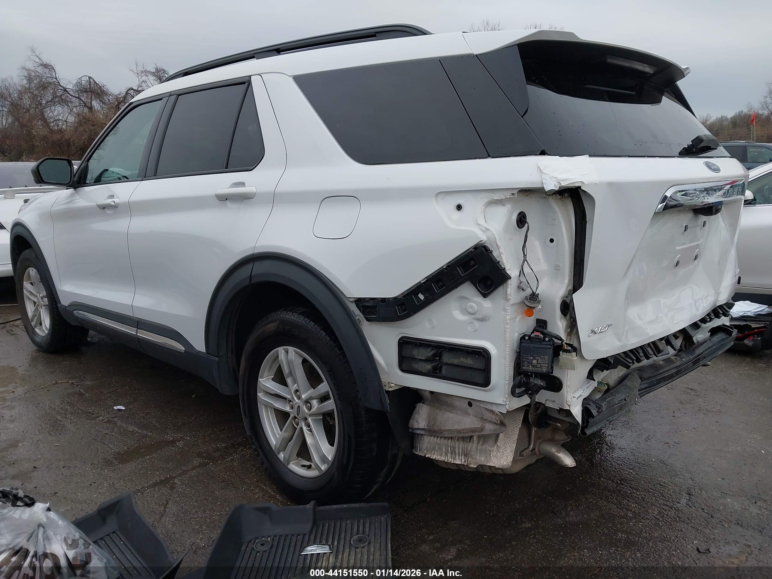 FORD EXPLORER image 3