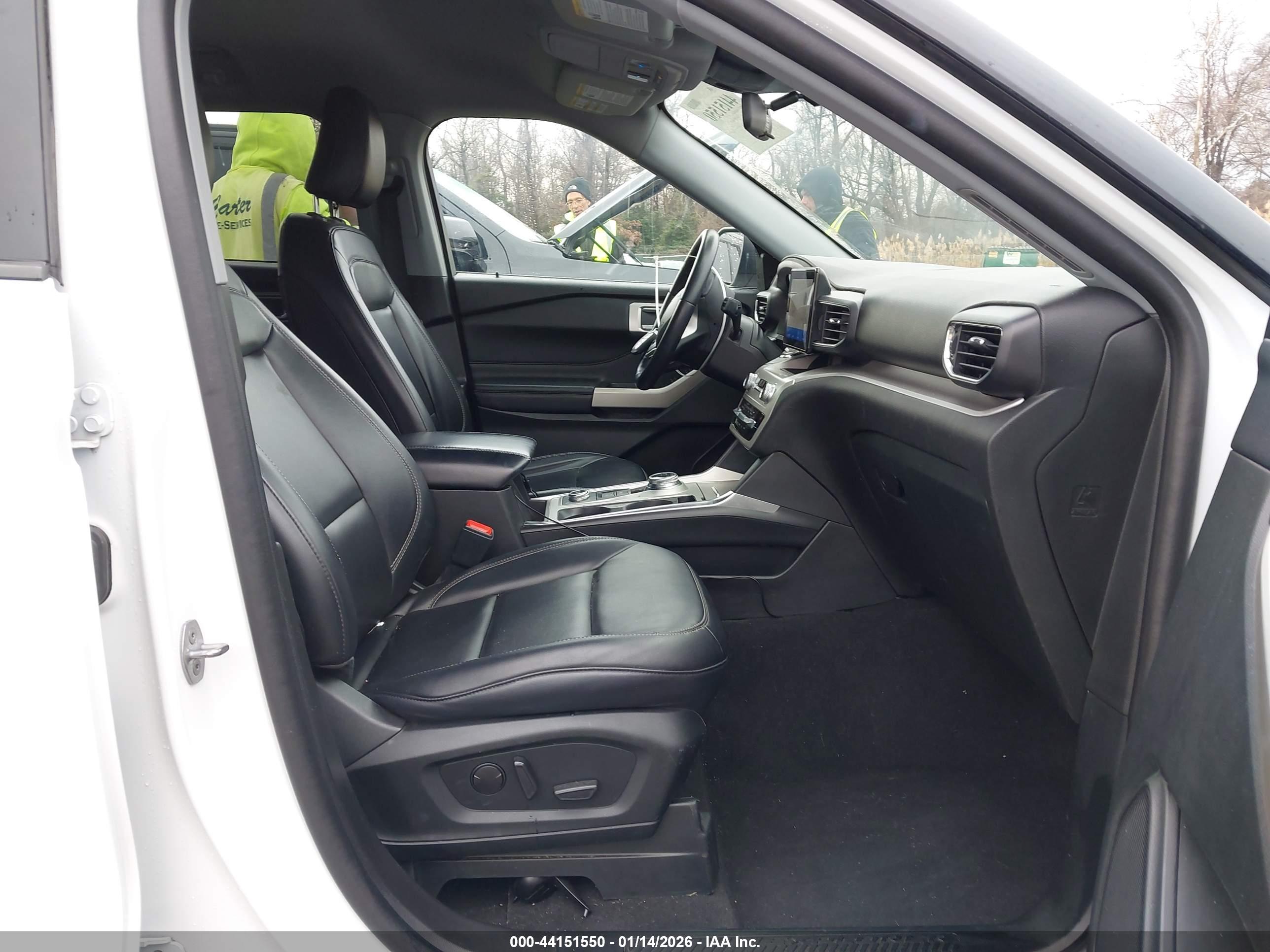 FORD EXPLORER image 5