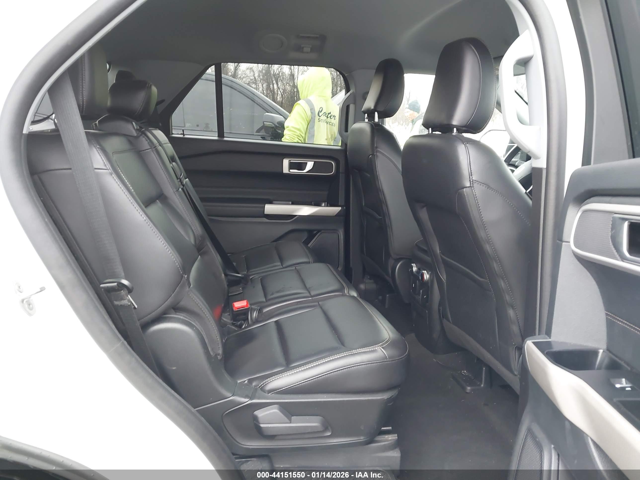 FORD EXPLORER image 8