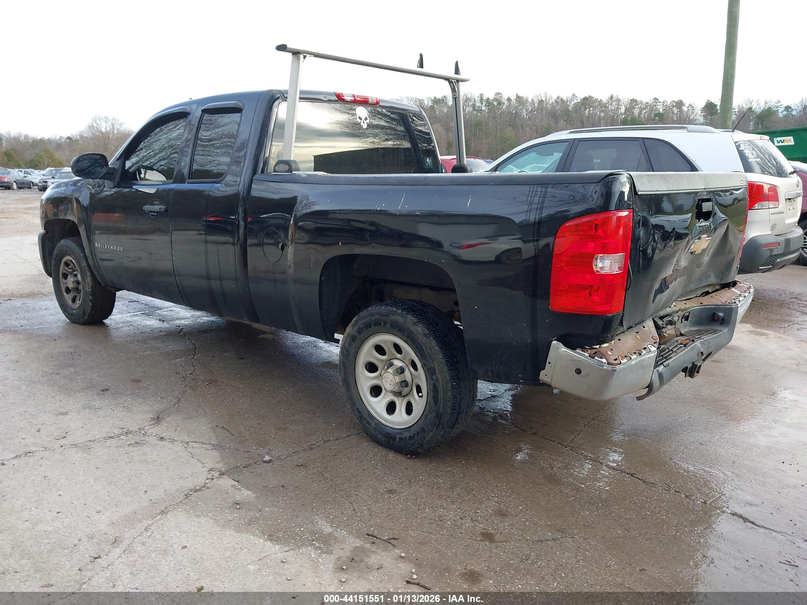 CHEVROLET SILVERADO image 3