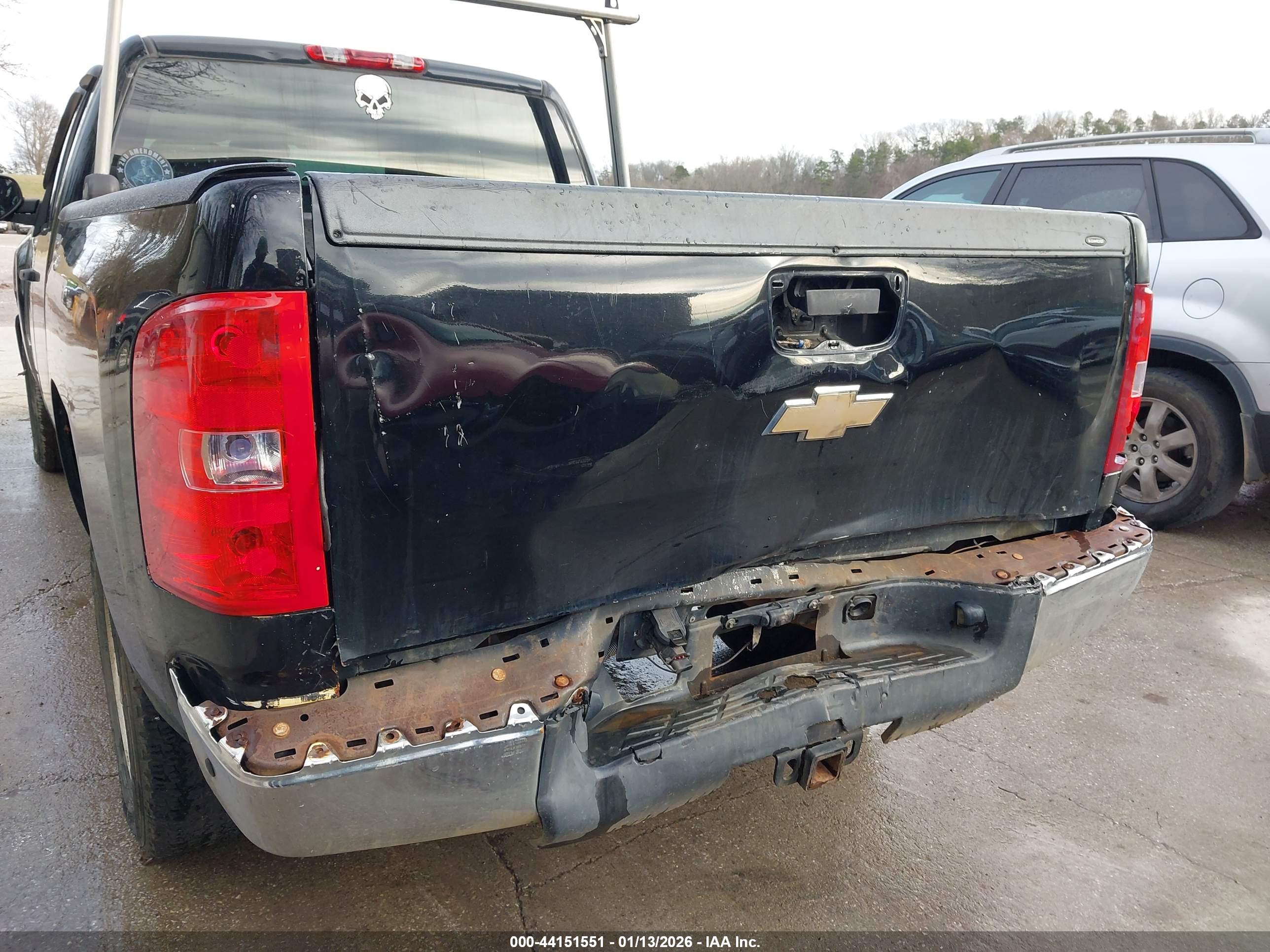 CHEVROLET SILVERADO image 6