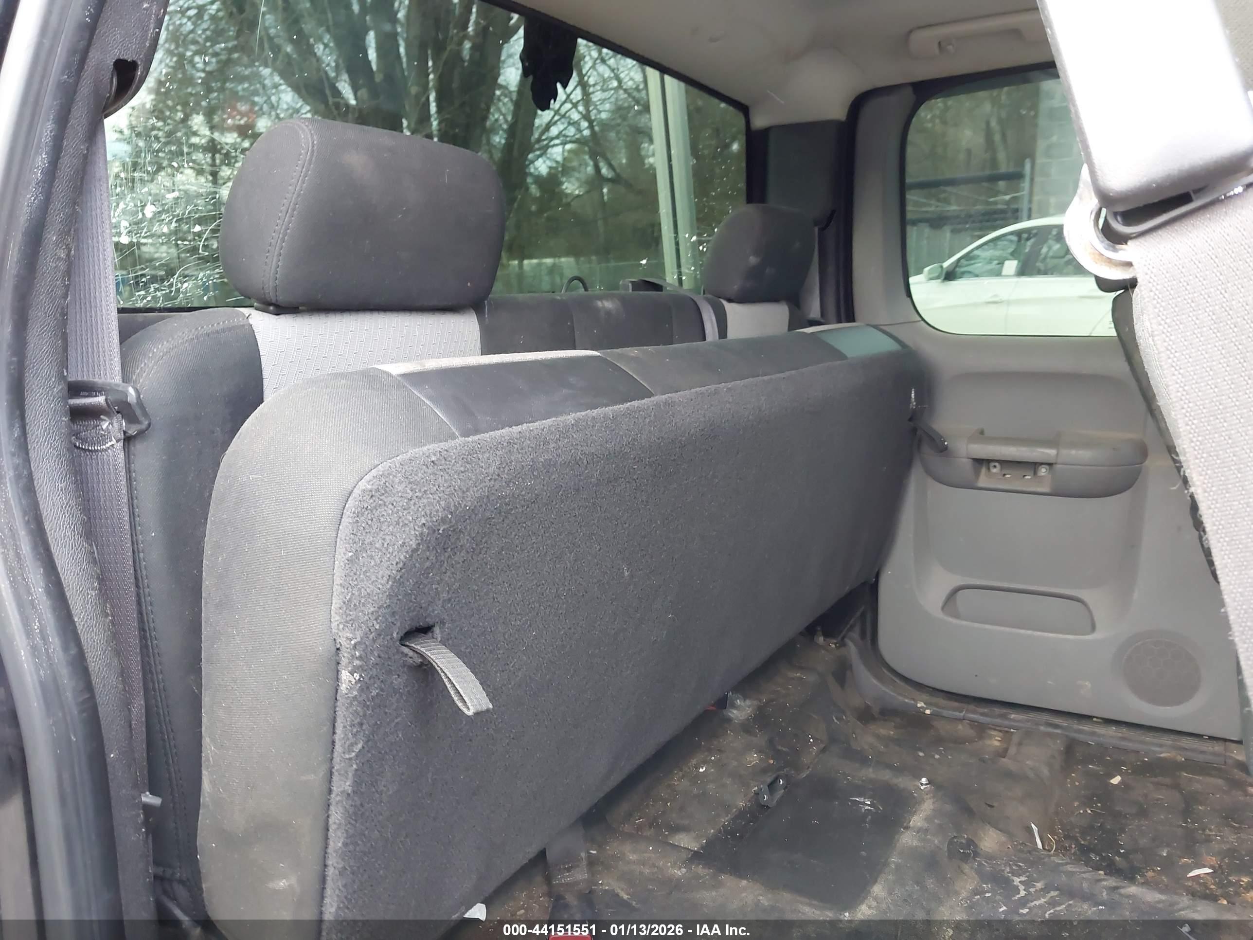 CHEVROLET SILVERADO image 8