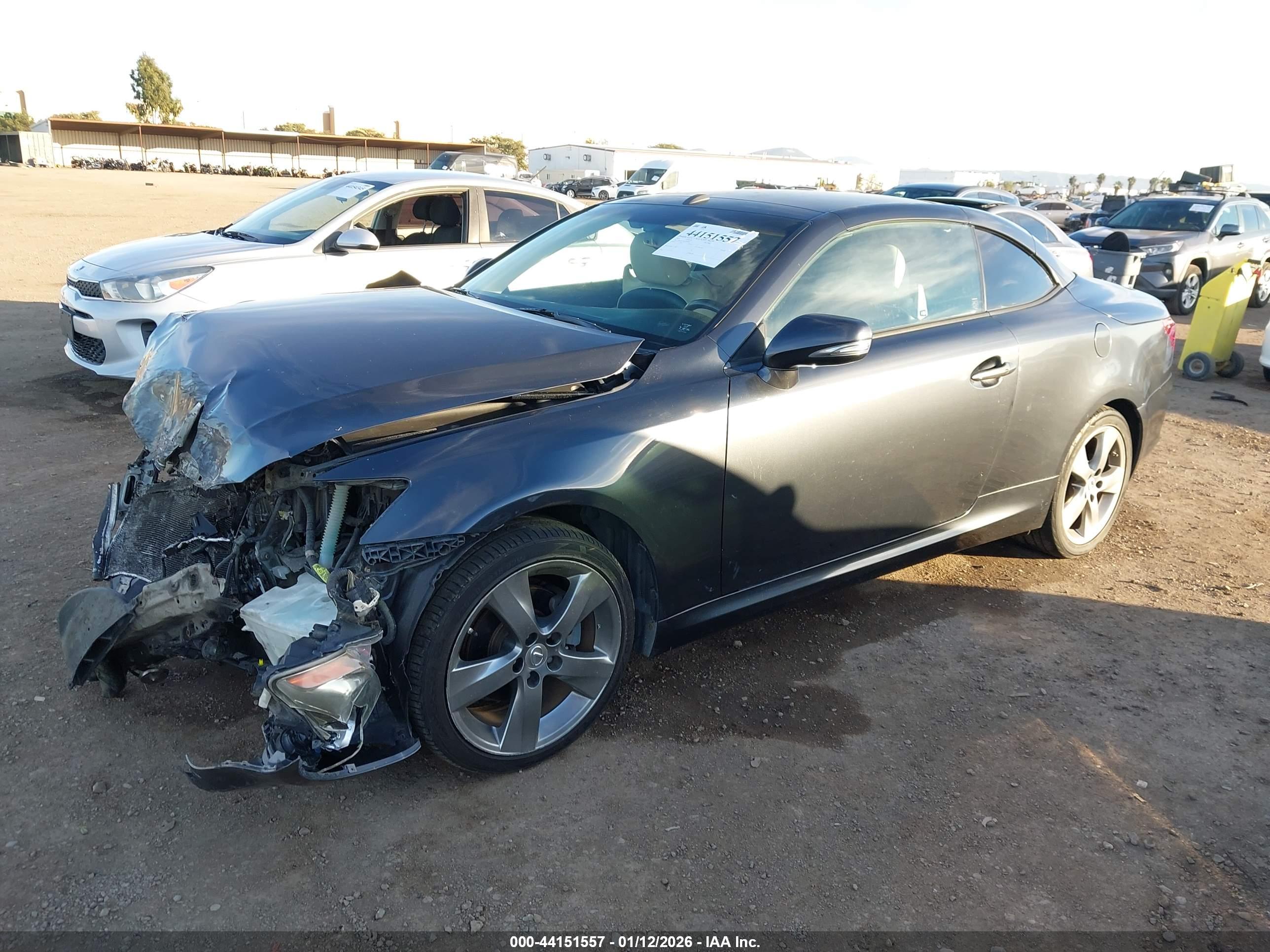 LEXUS IS image 2