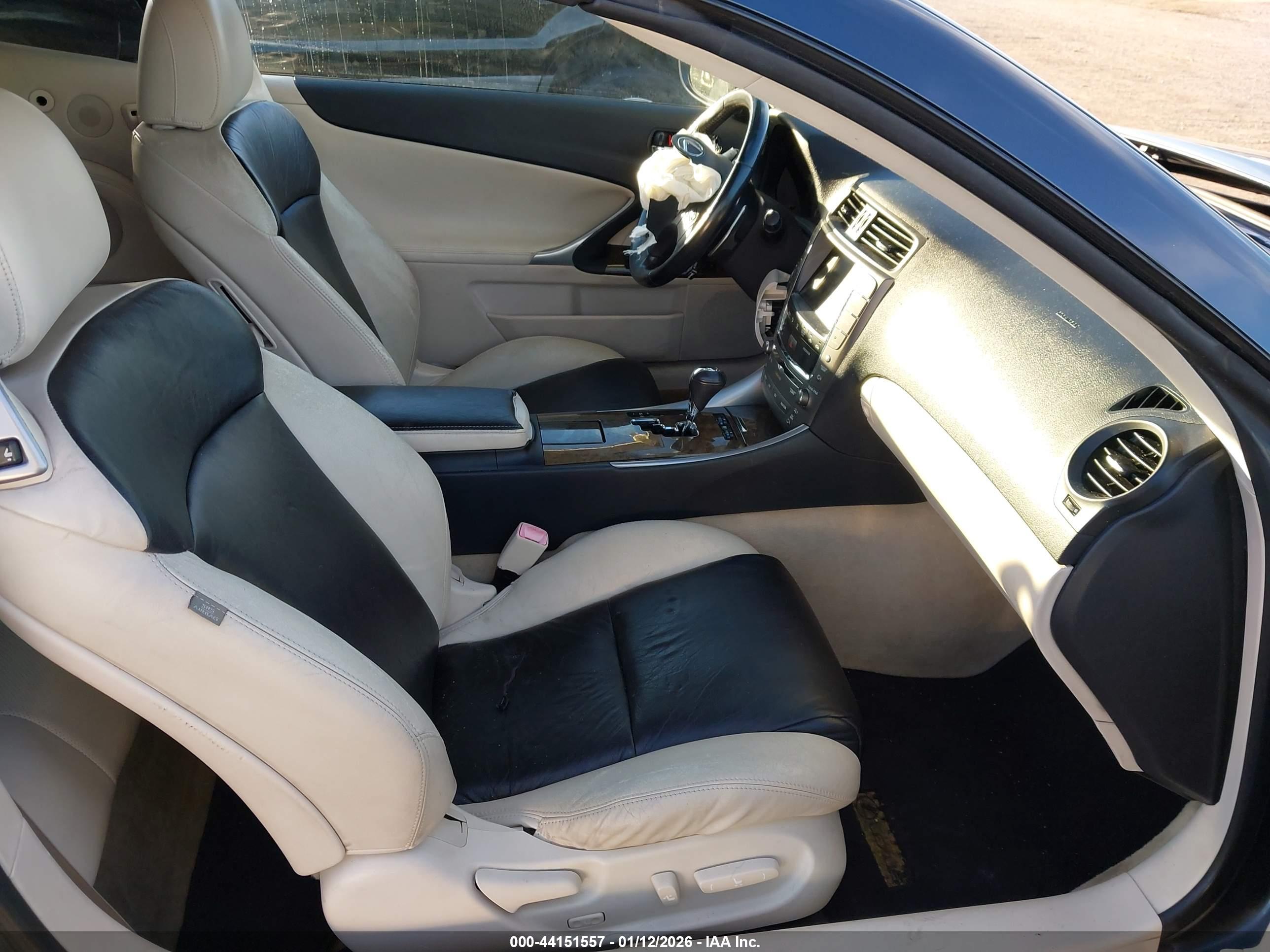 LEXUS IS image 5