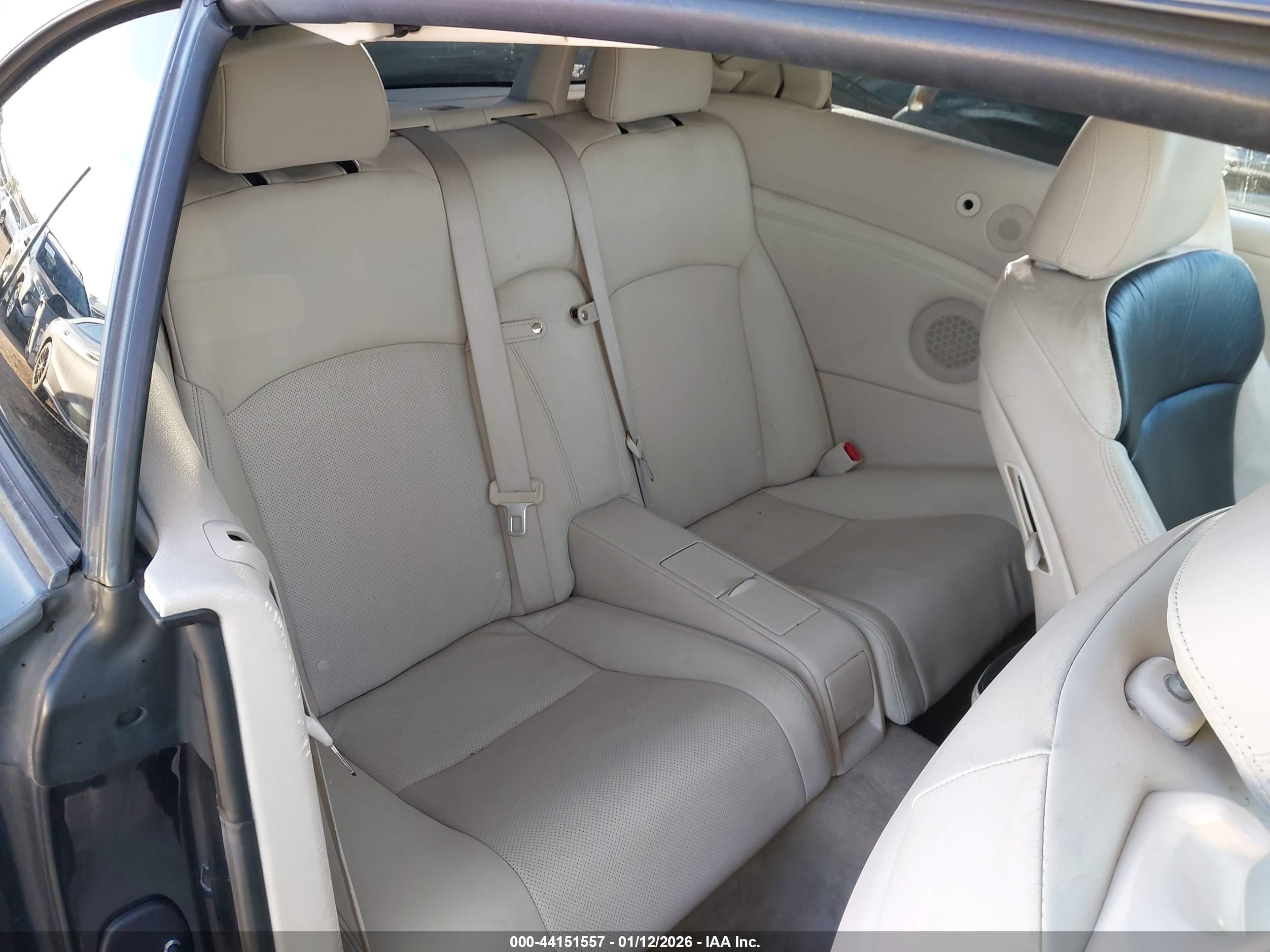 LEXUS IS image 8