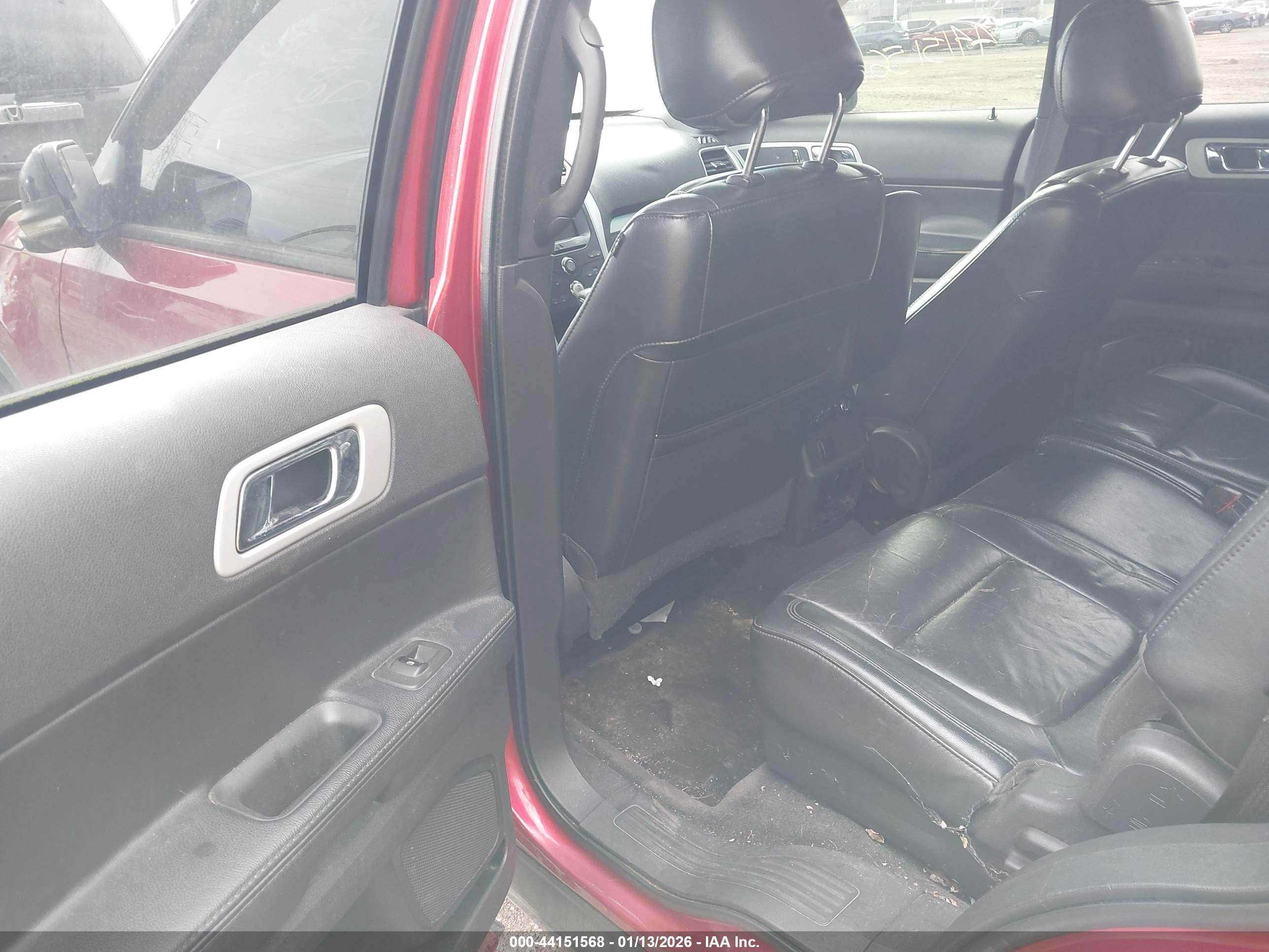 FORD EXPLORER image 8