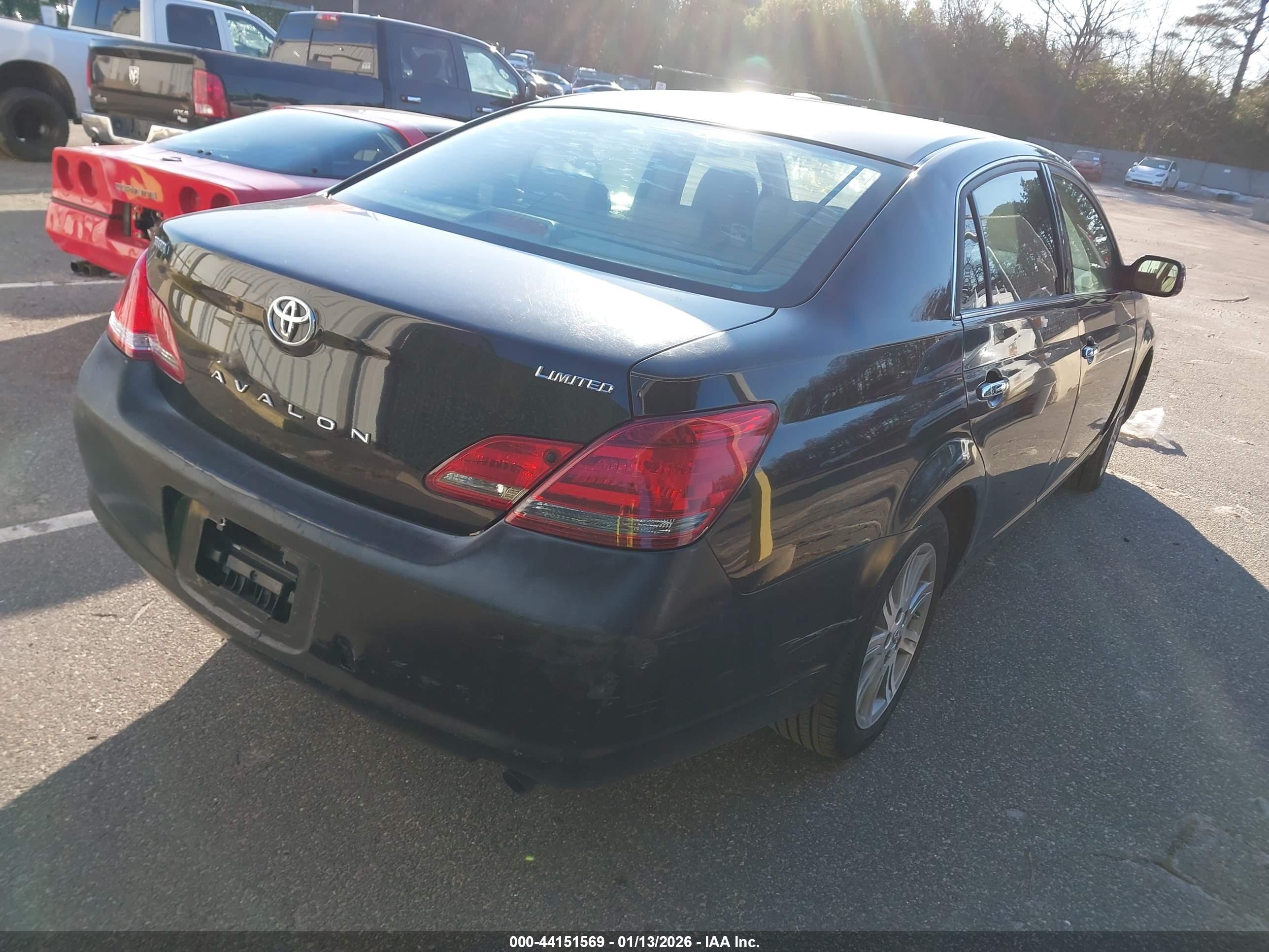 TOYOTA AVALON image 4