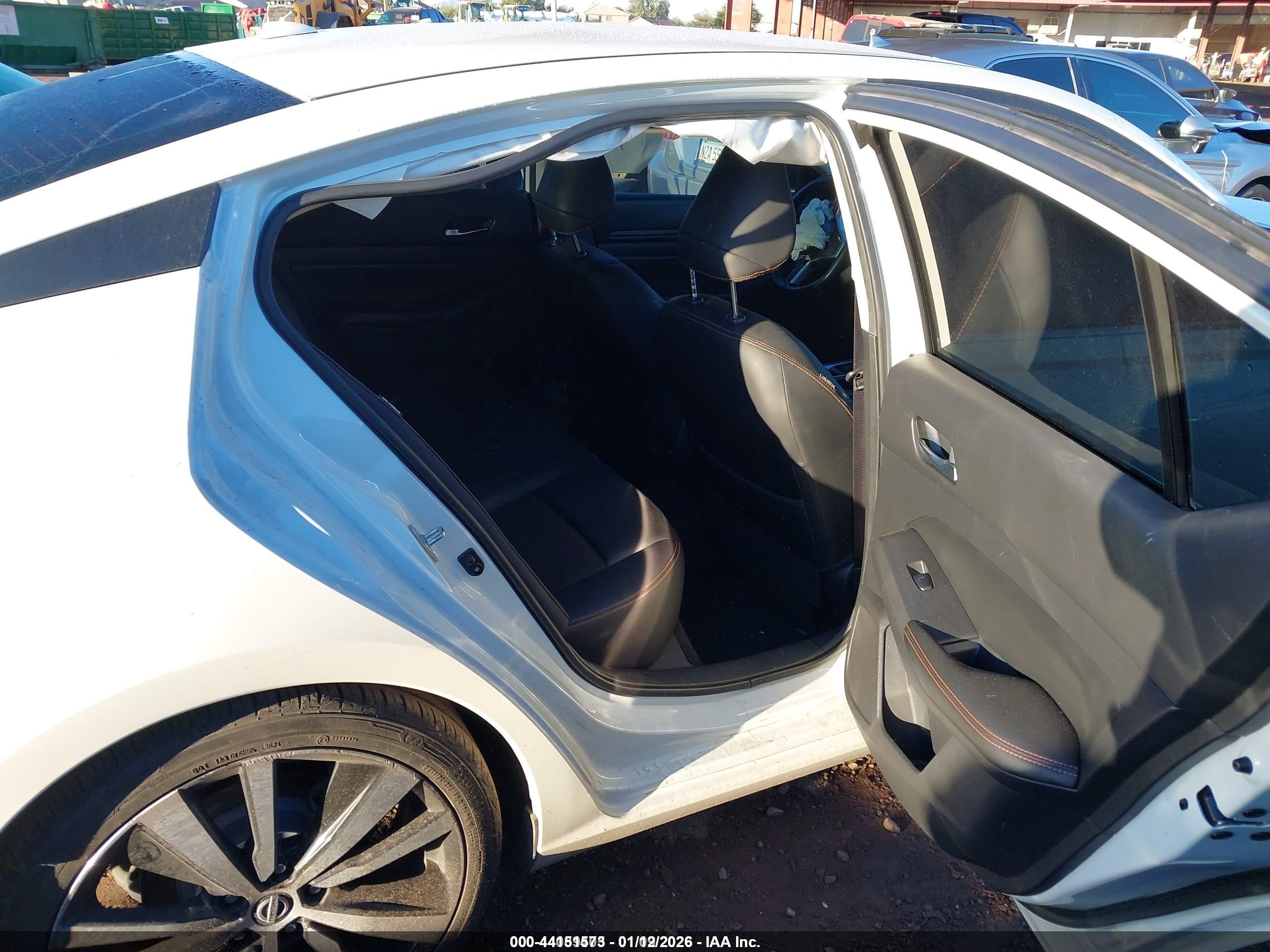 NISSAN ALTIMA image 8