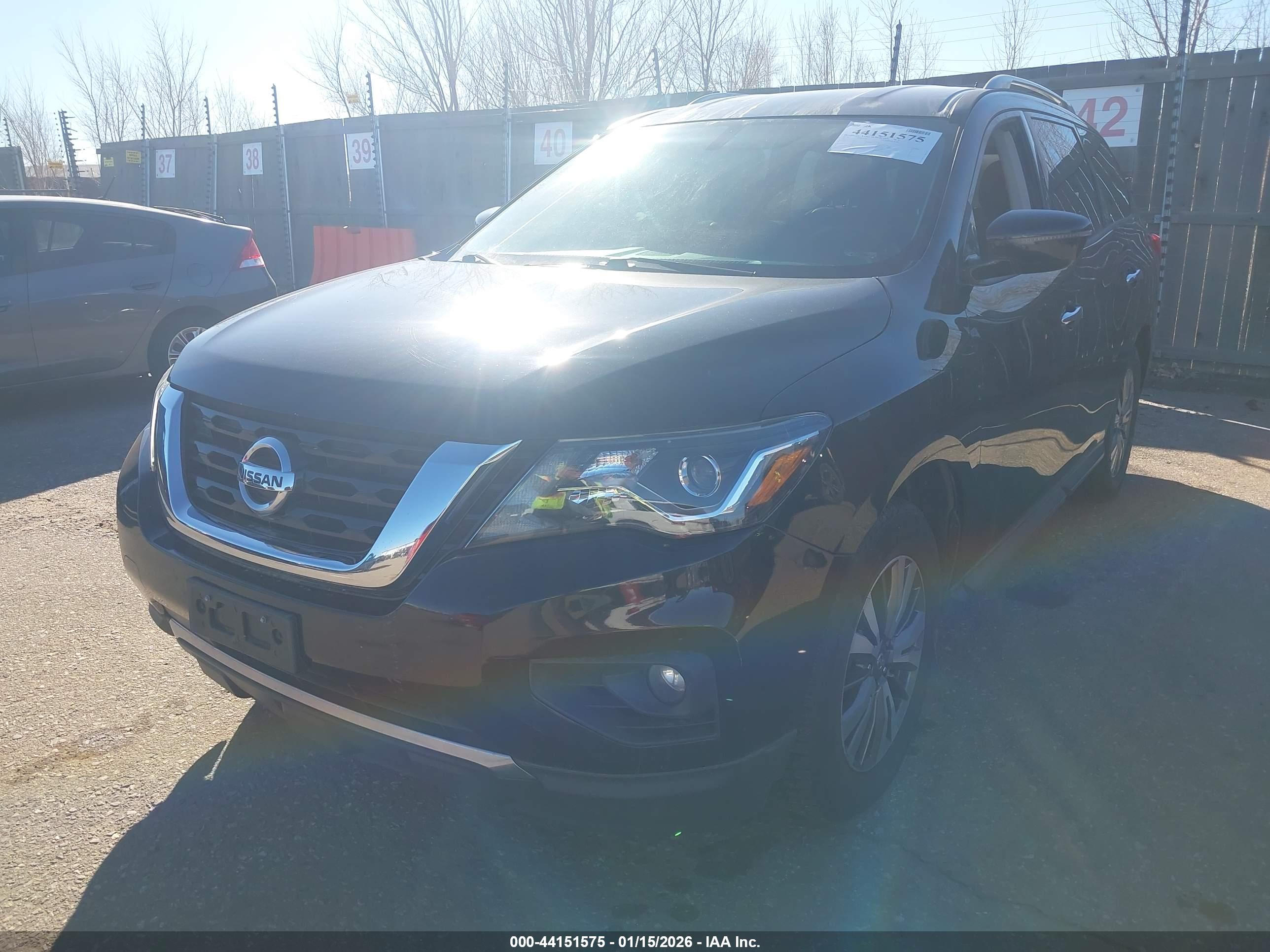 NISSAN PATHFINDER image 2