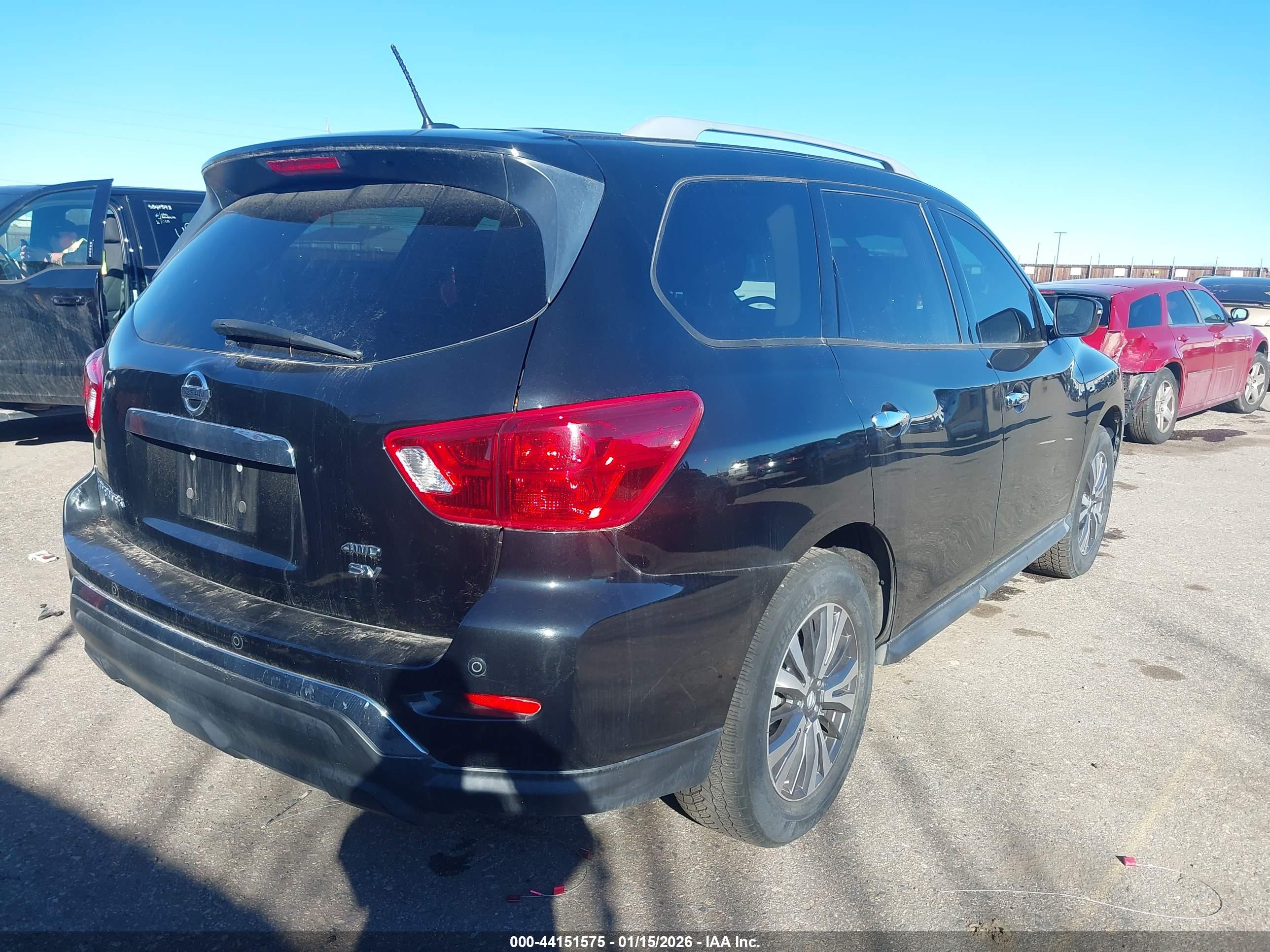 NISSAN PATHFINDER image 4