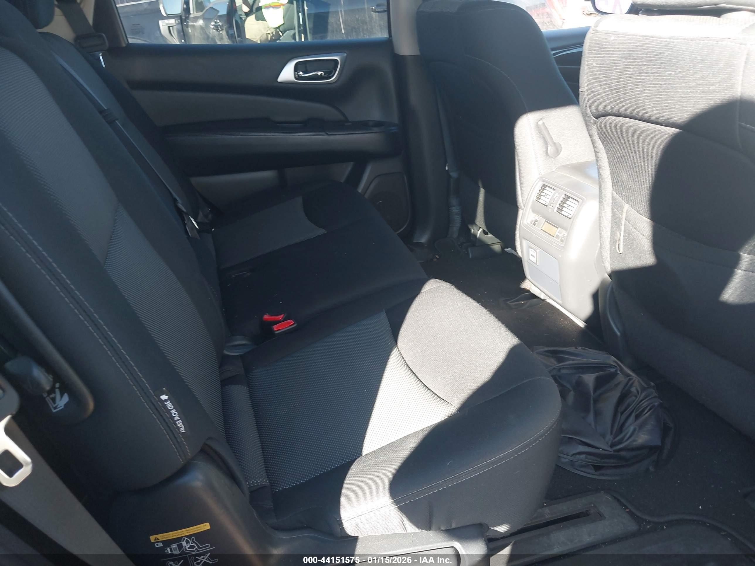 NISSAN PATHFINDER image 8