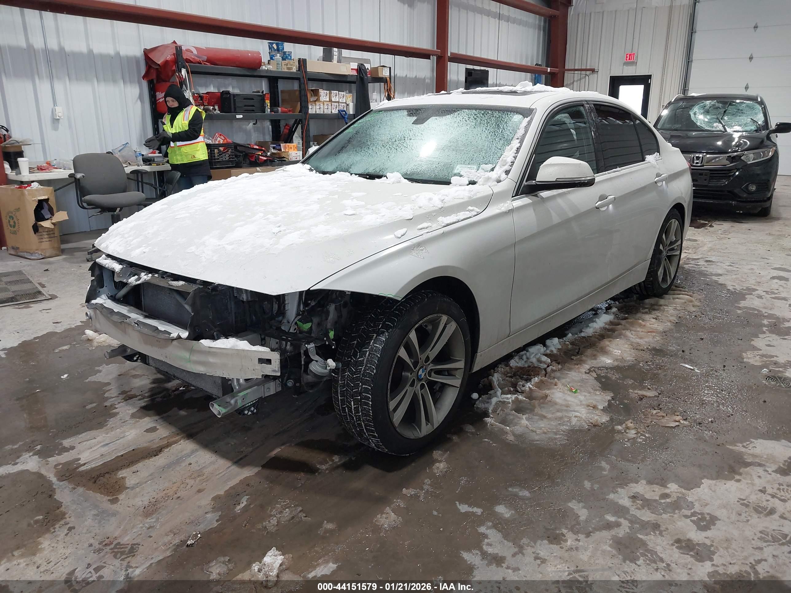 BMW 330I image 2
