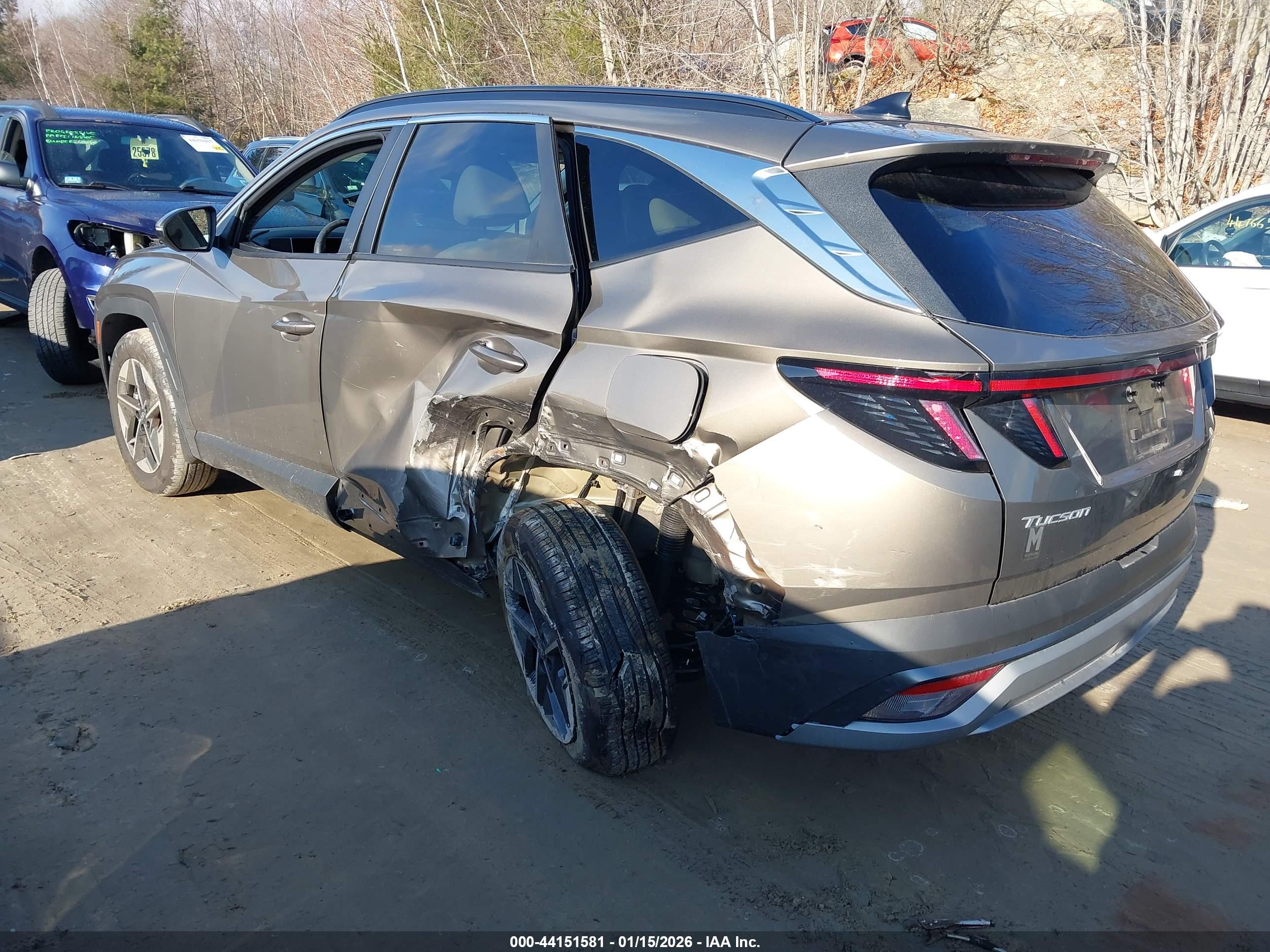 HYUNDAI TUCSON image 3
