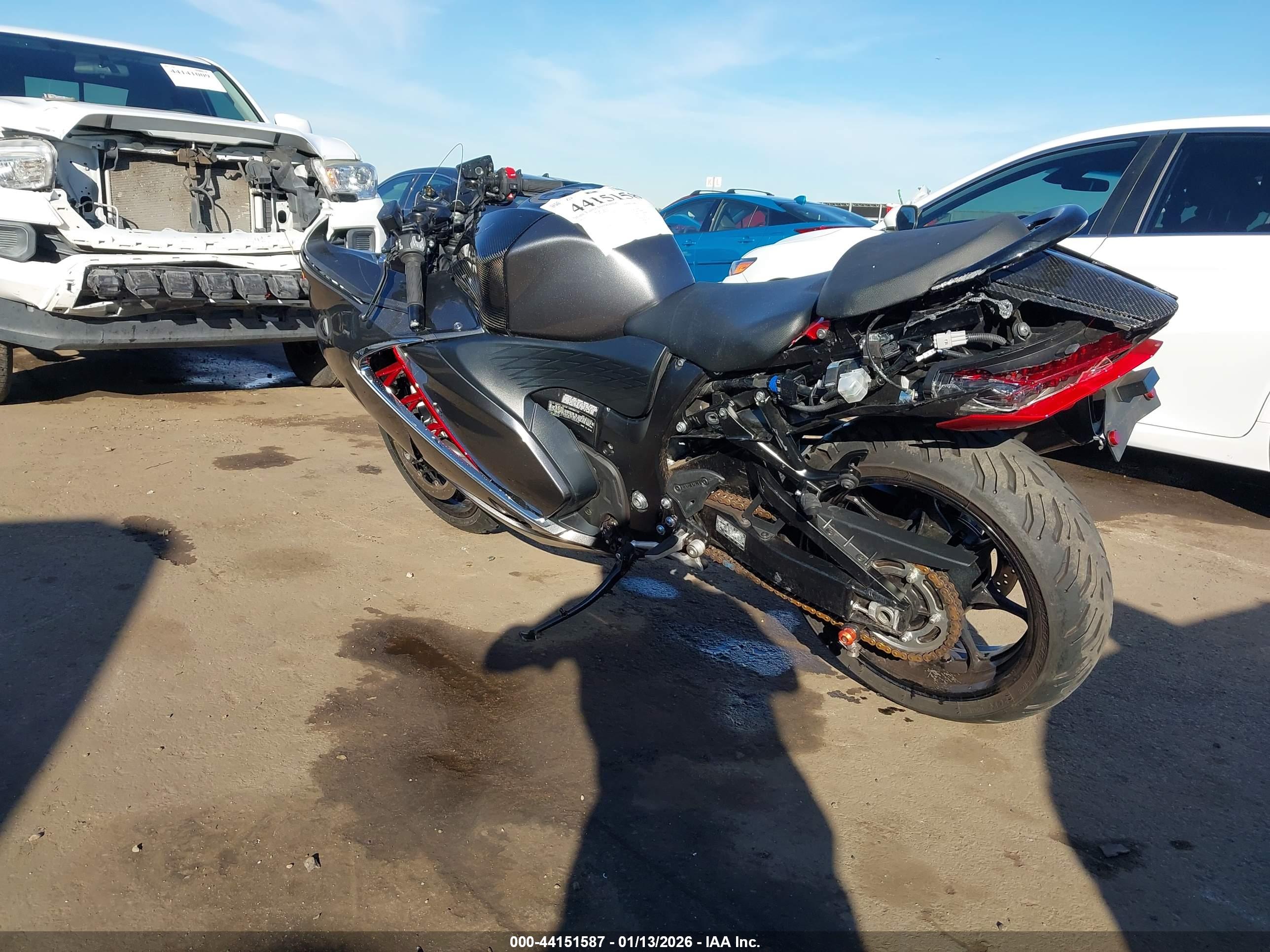 SUZUKI GSX1300 image 3