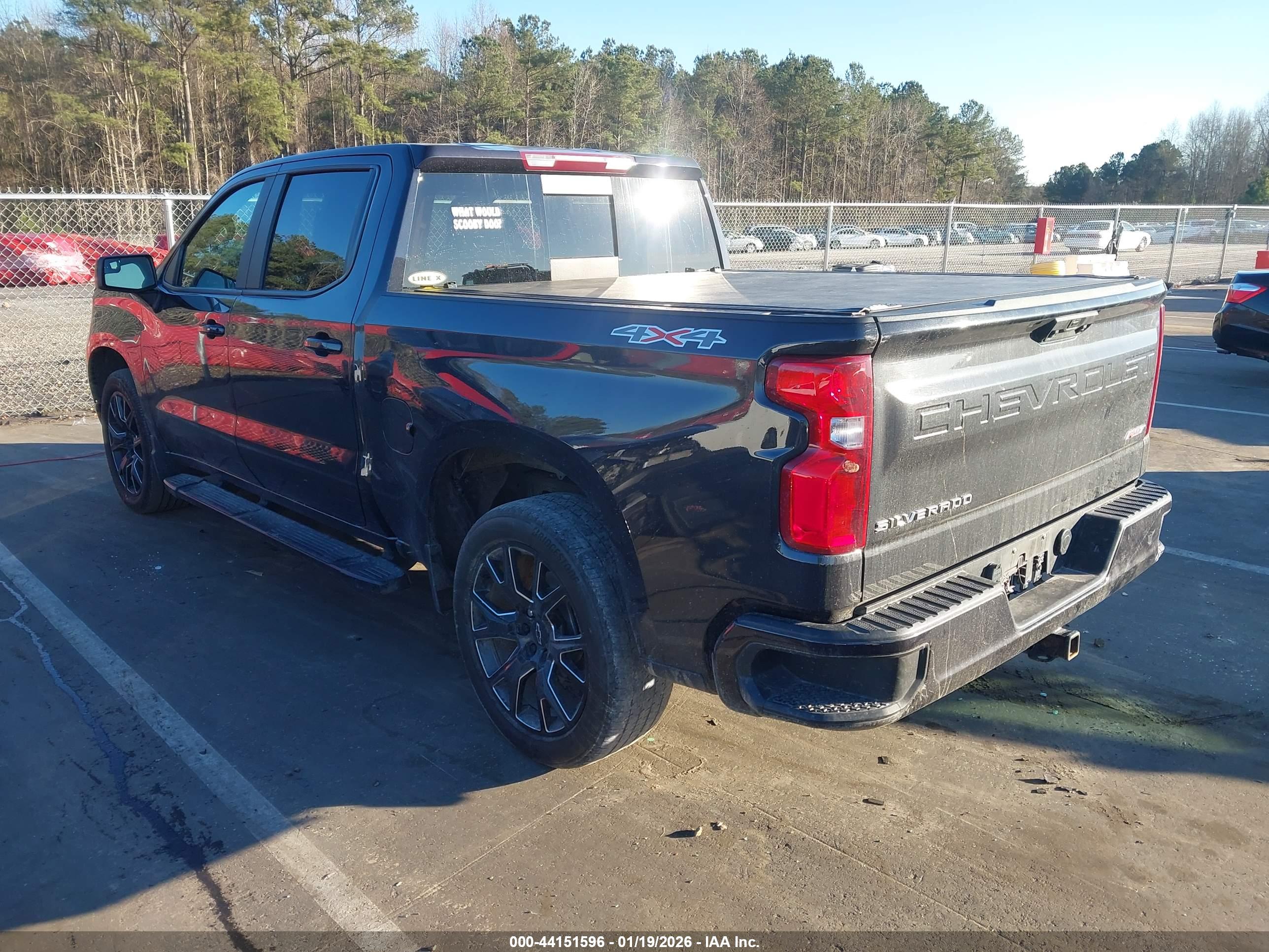 CHEVROLET SILVERADO image 3