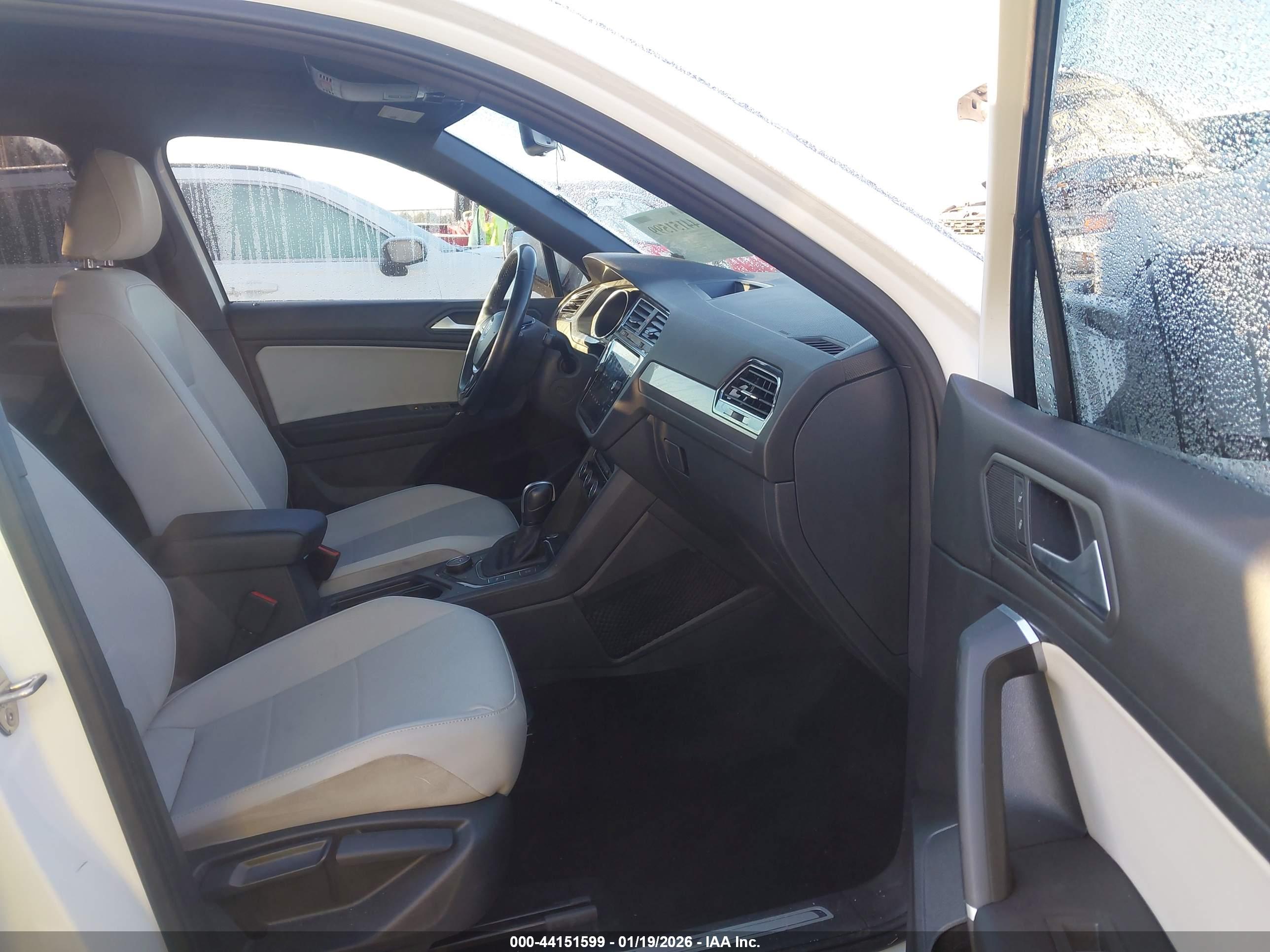 VOLKSWAGEN TIGUAN image 5