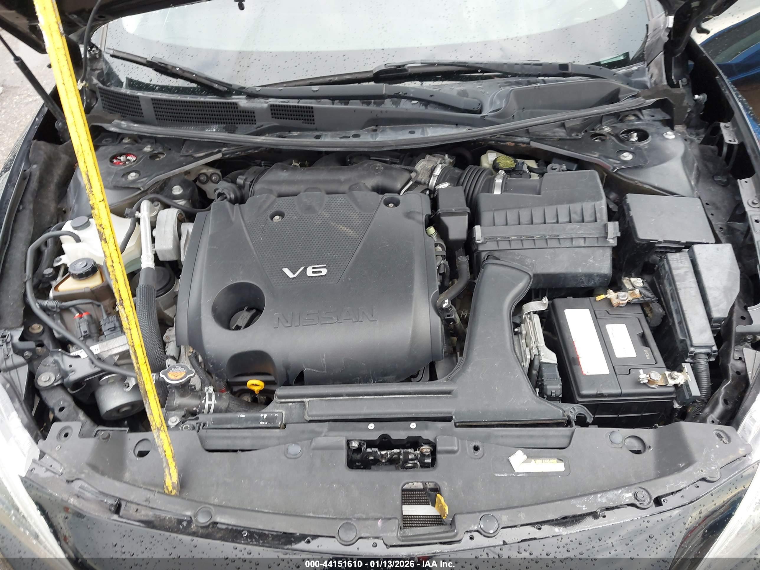 NISSAN MAXIMA image 10