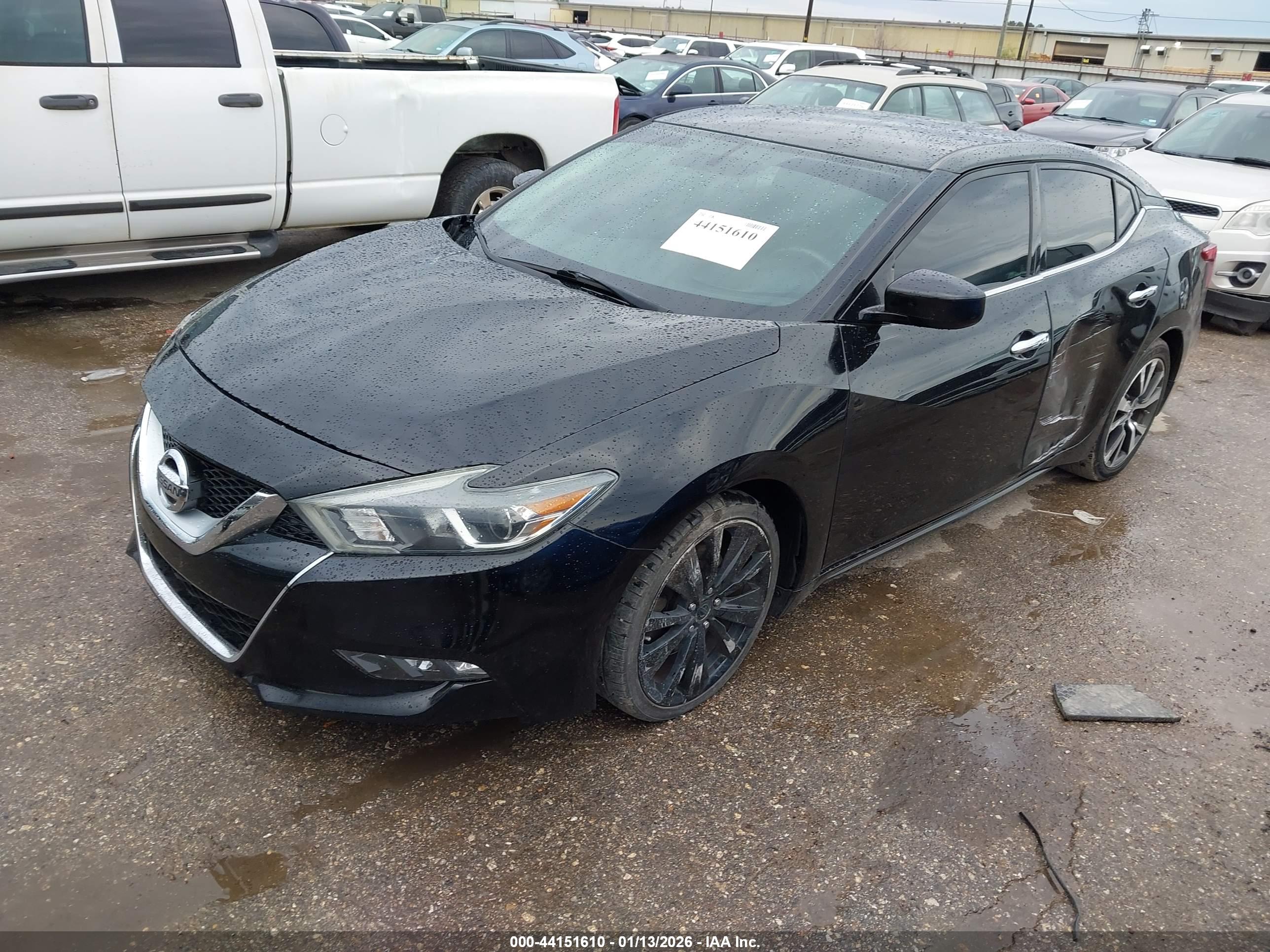 NISSAN MAXIMA image 2