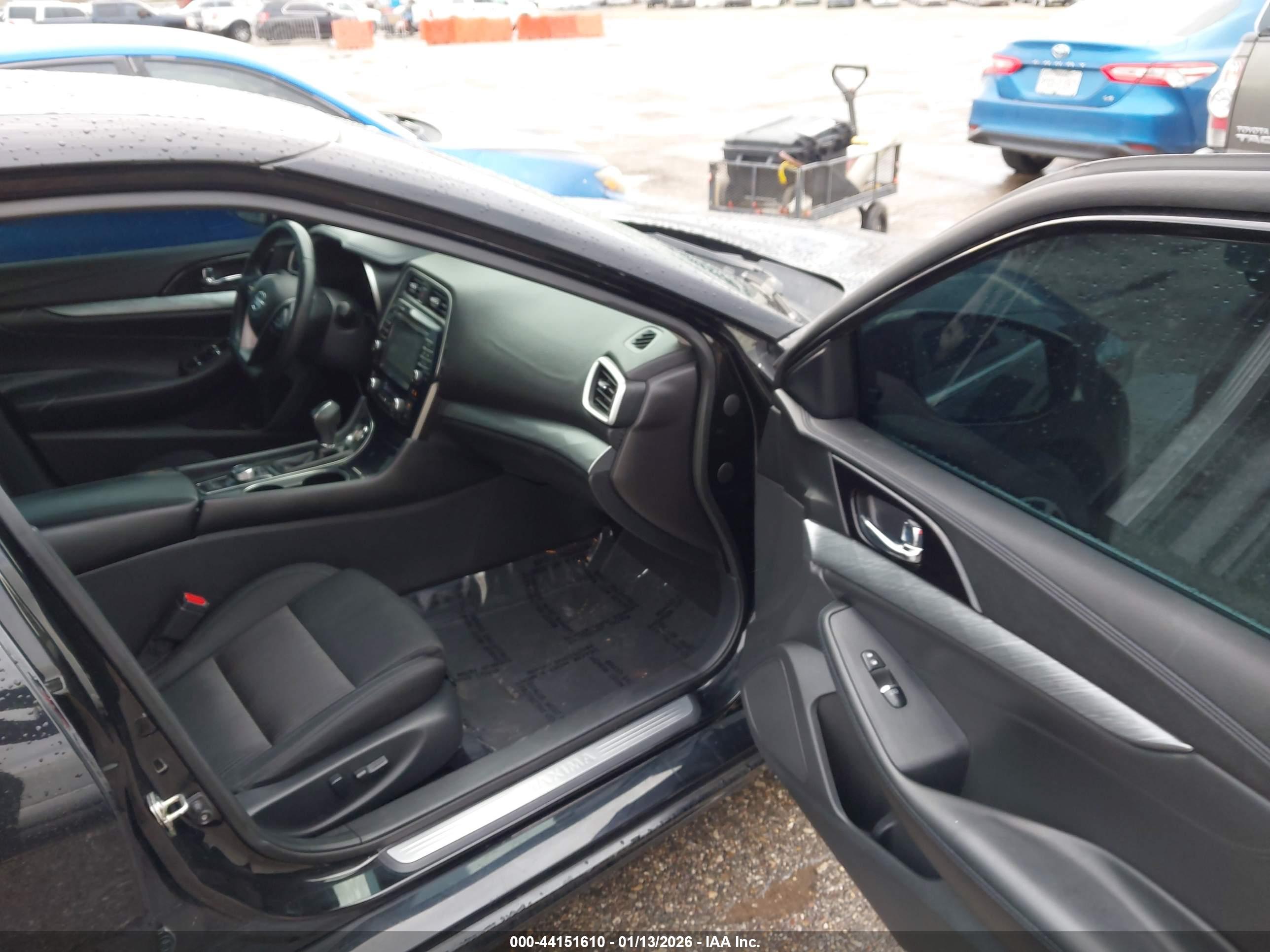 NISSAN MAXIMA image 5