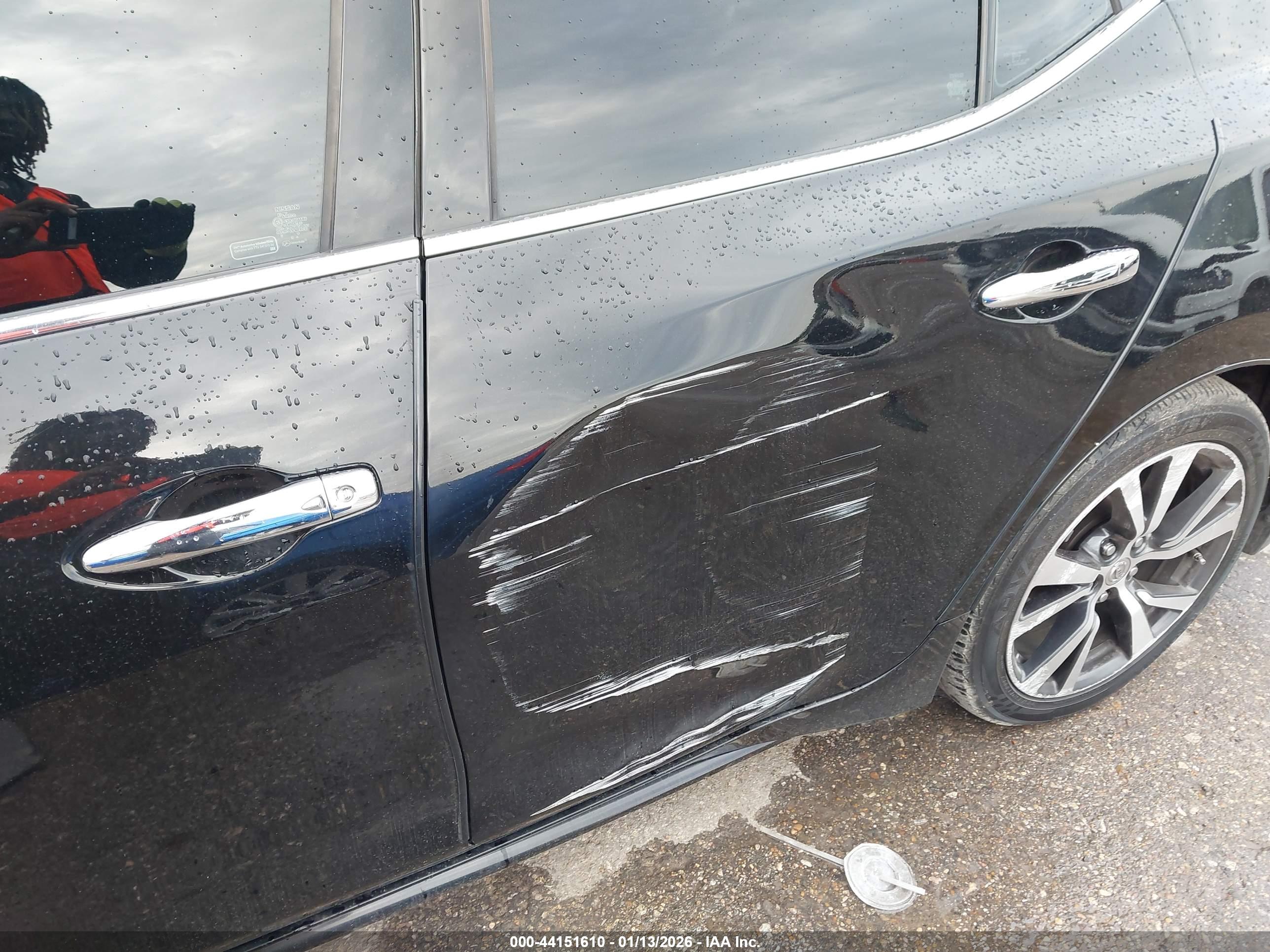 NISSAN MAXIMA image 6