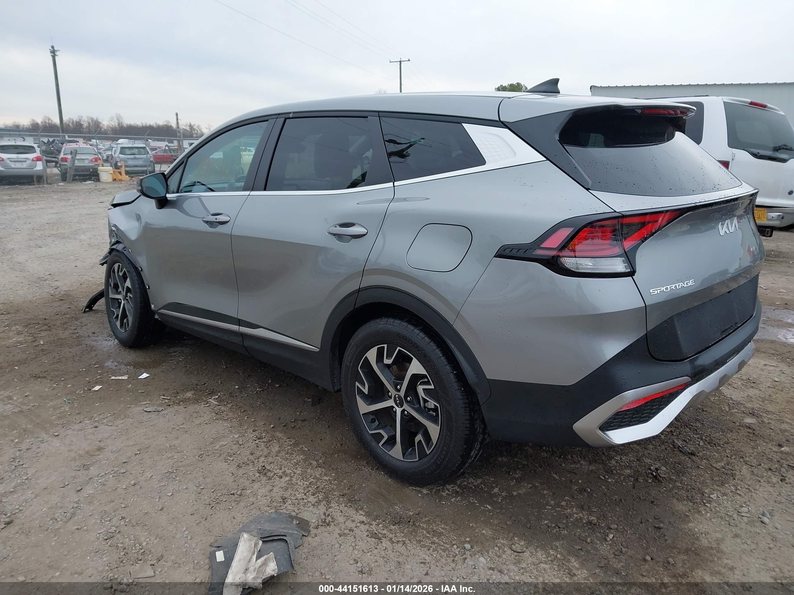 KIA SPORTAGE image 3