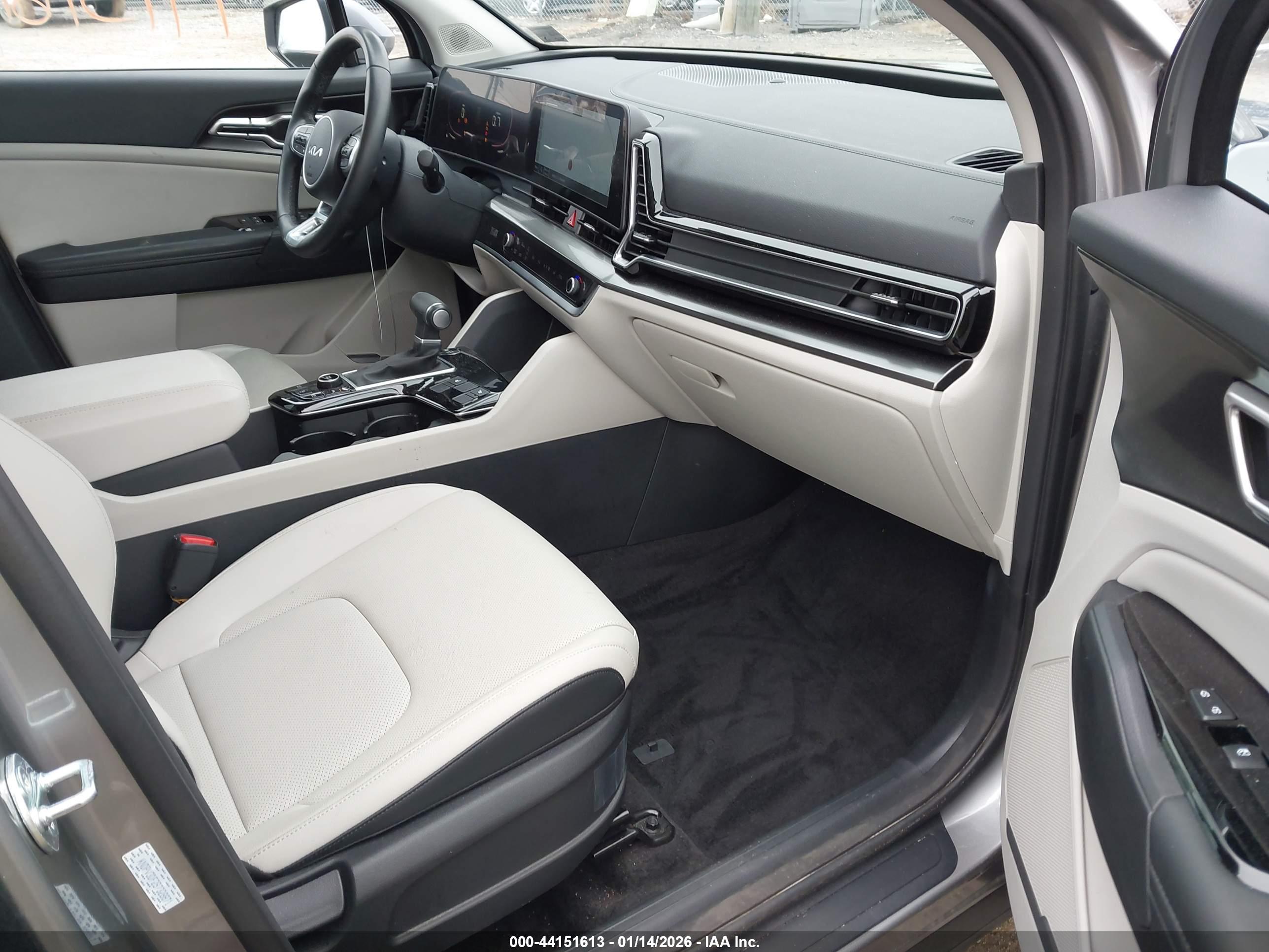 KIA SPORTAGE image 5