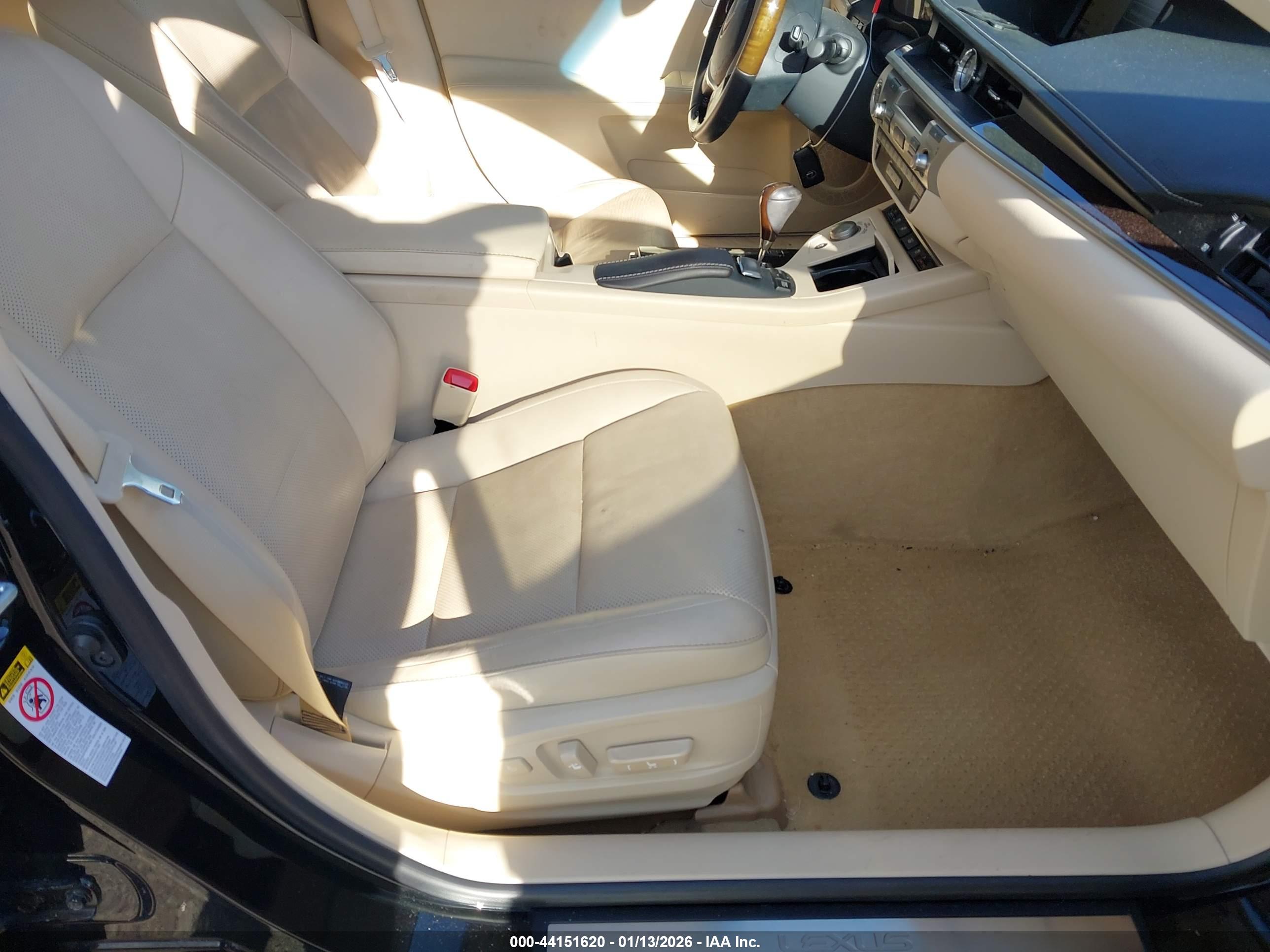 LEXUS ES image 5