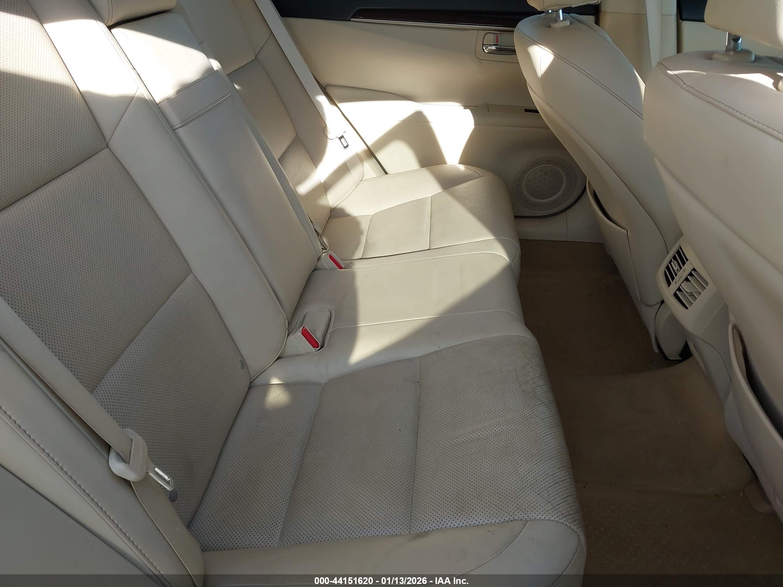 LEXUS ES image 8