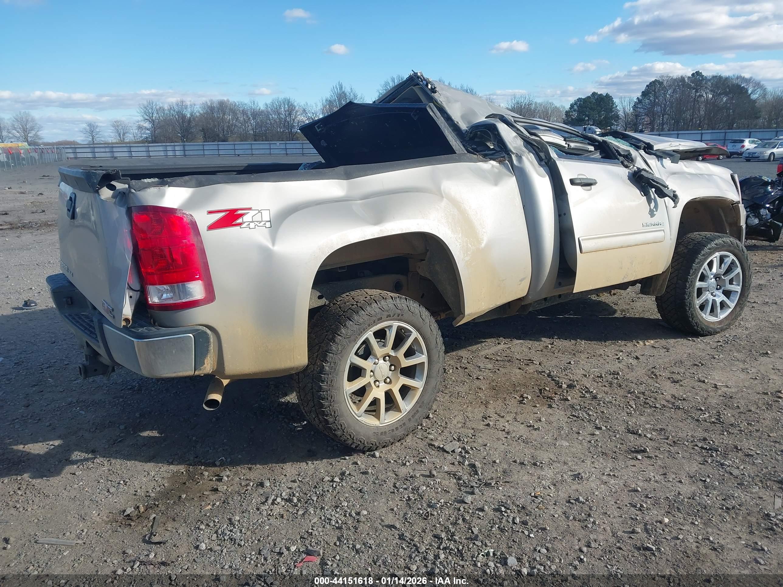GMC SIERRA image 4