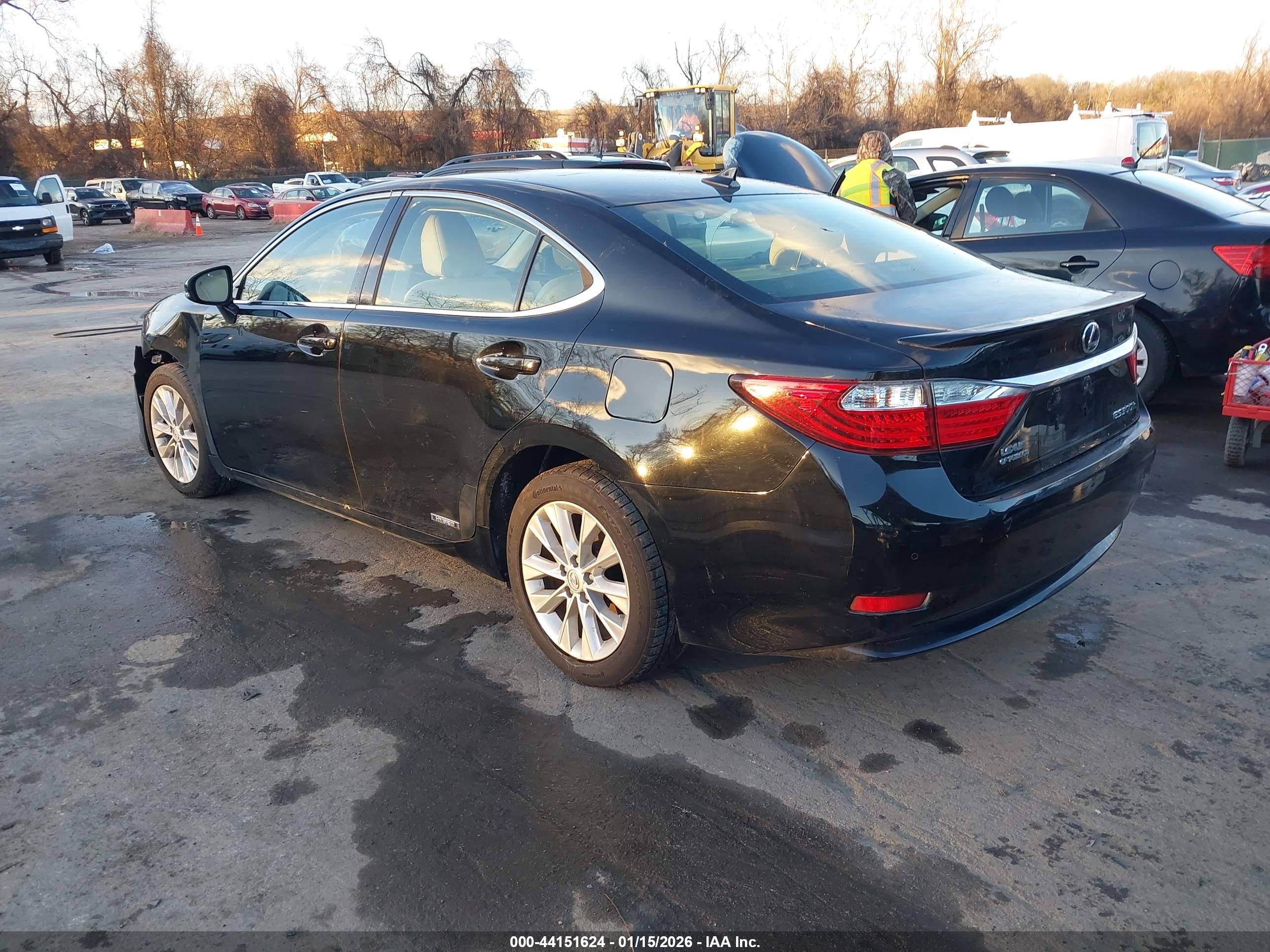 LEXUS ES image 3