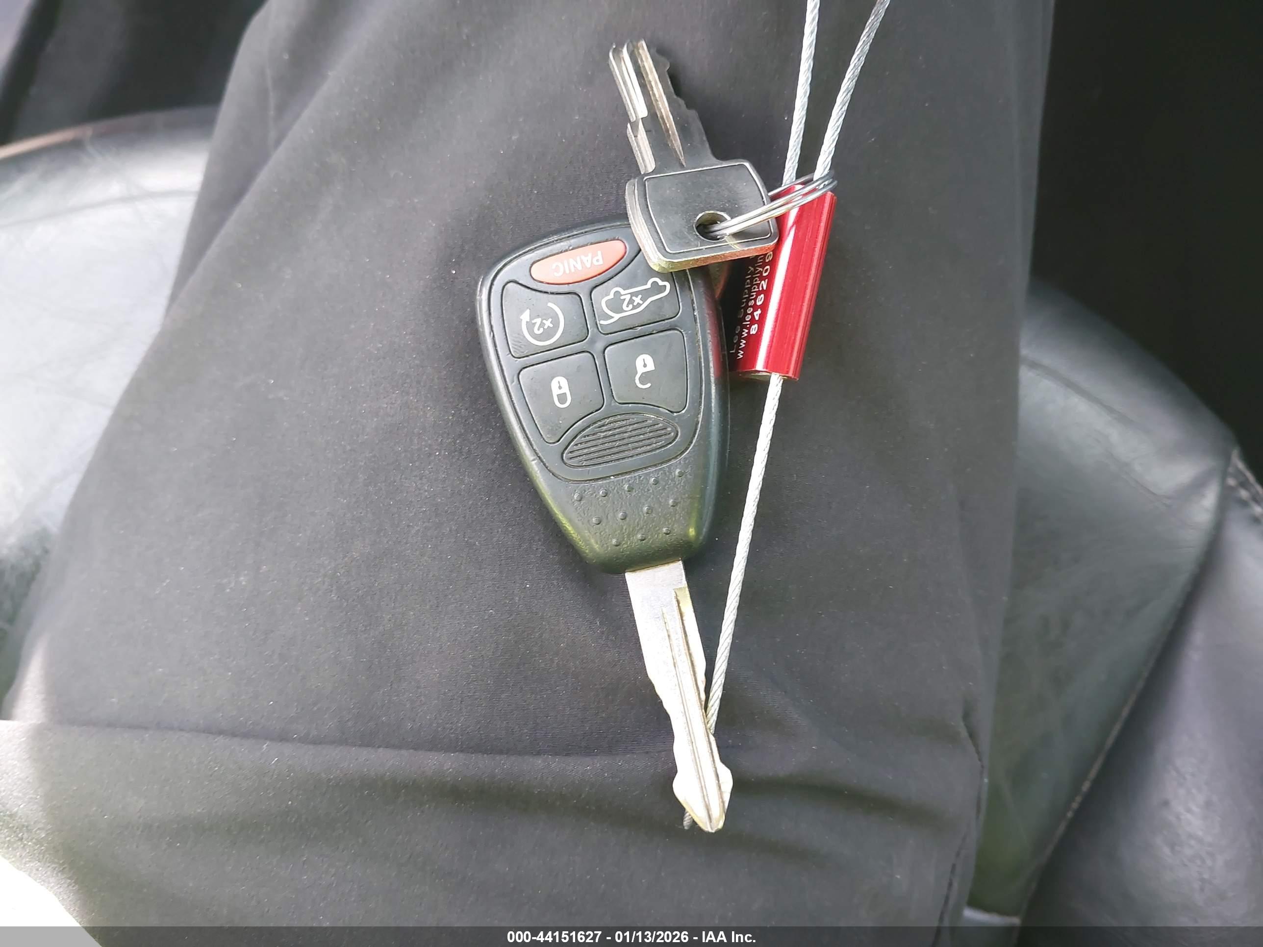 CHRYSLER 200 image 11