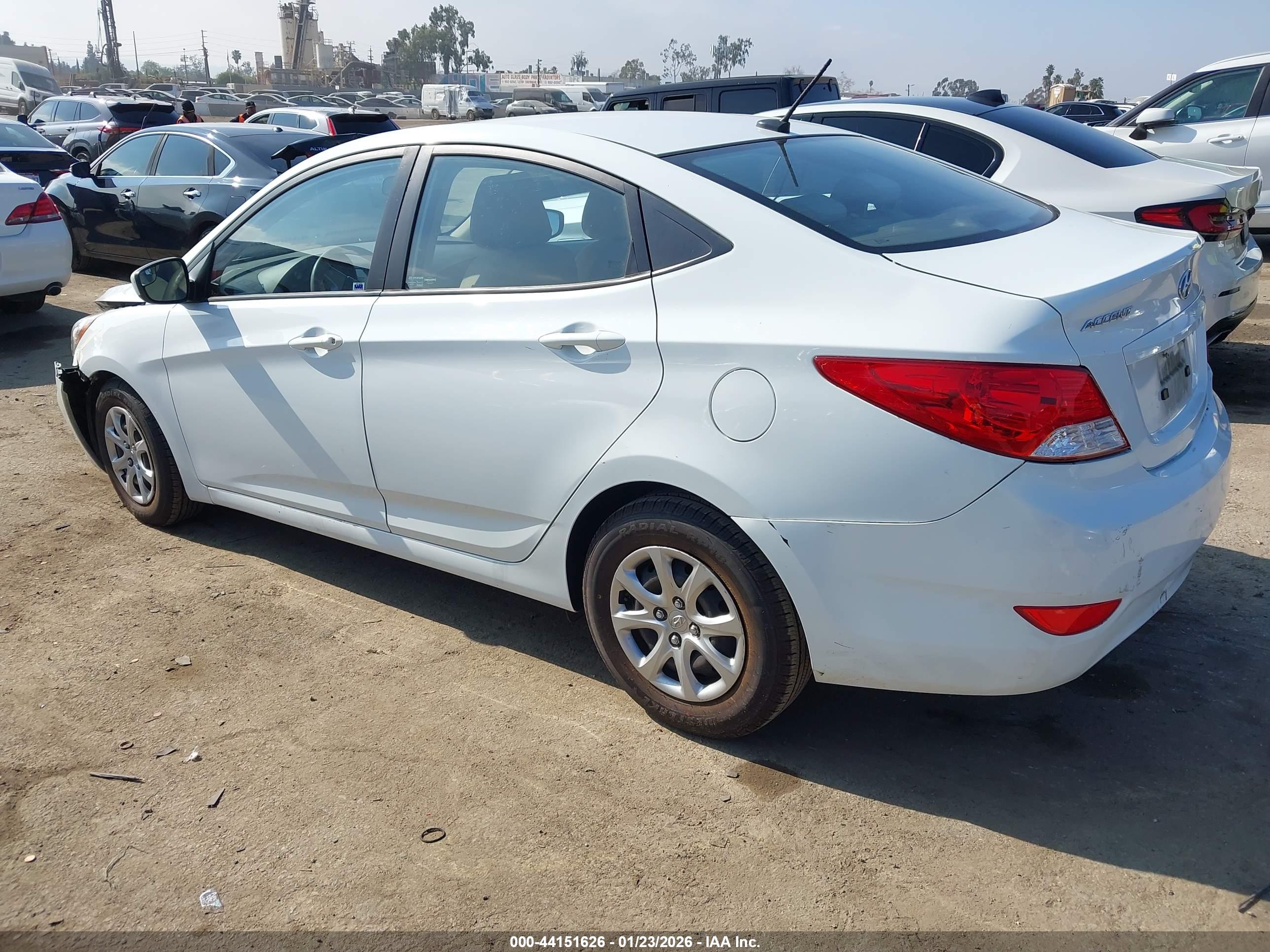 HYUNDAI ACCENT image 3
