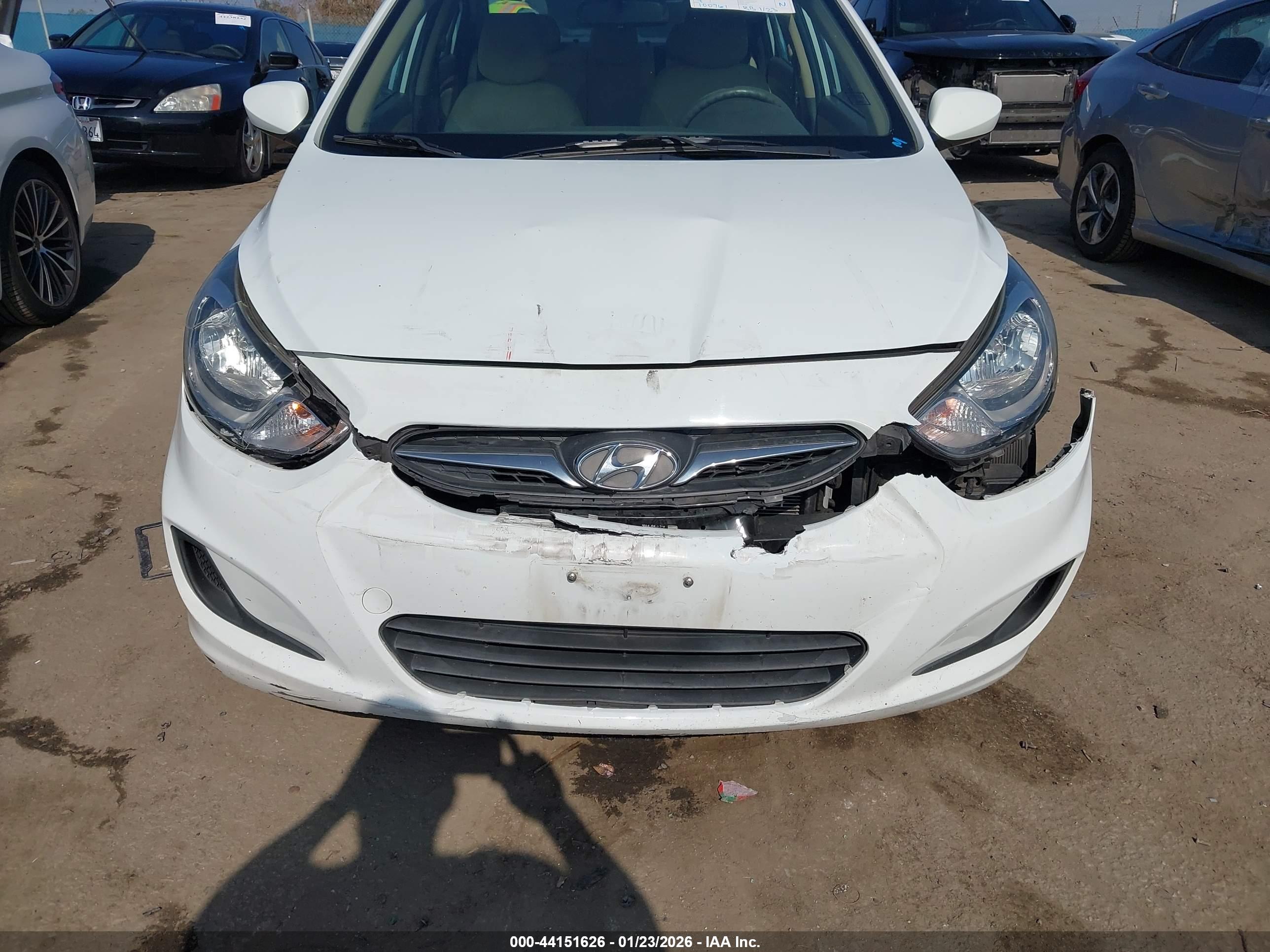 HYUNDAI ACCENT image 6