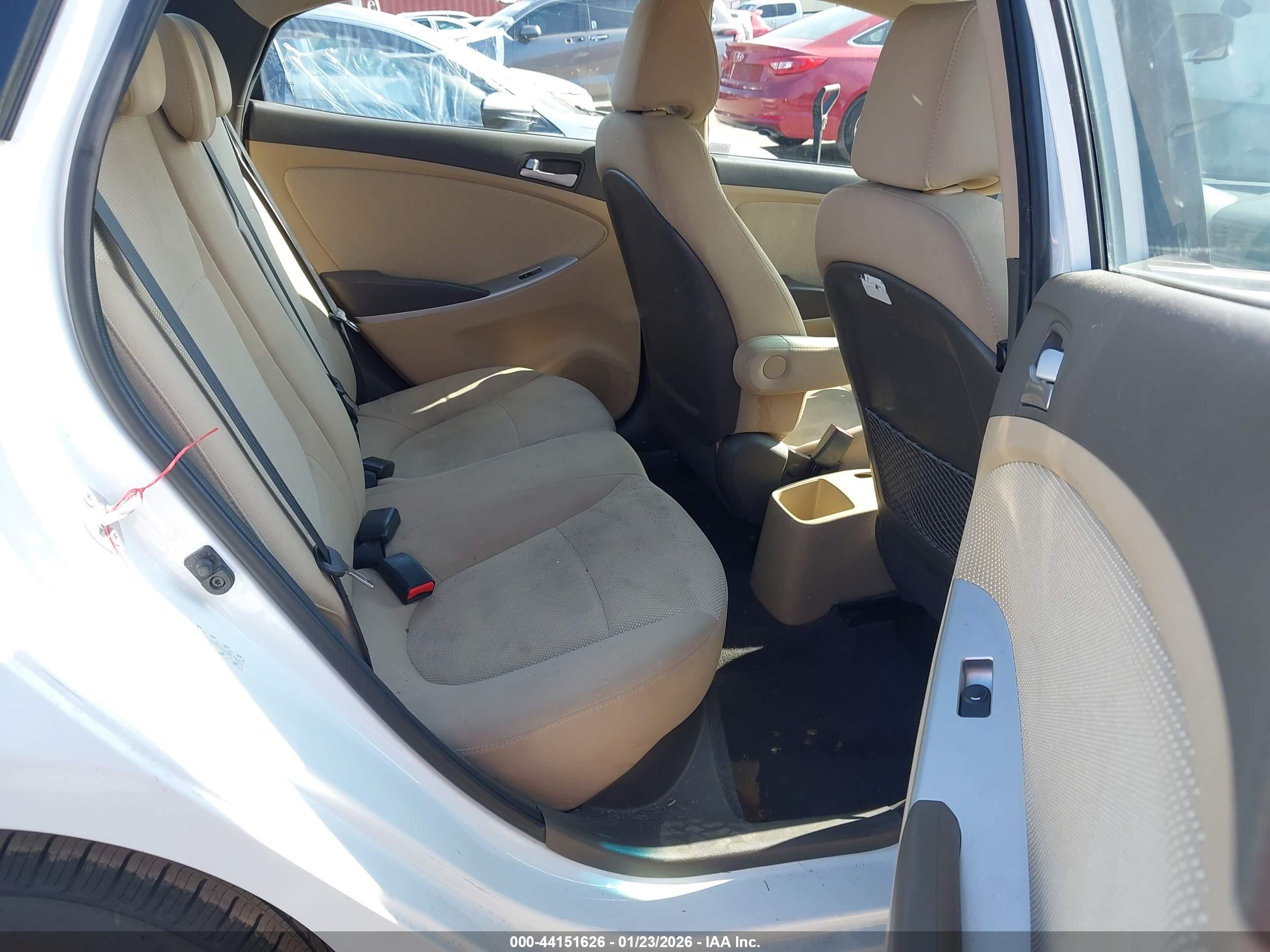 HYUNDAI ACCENT image 8
