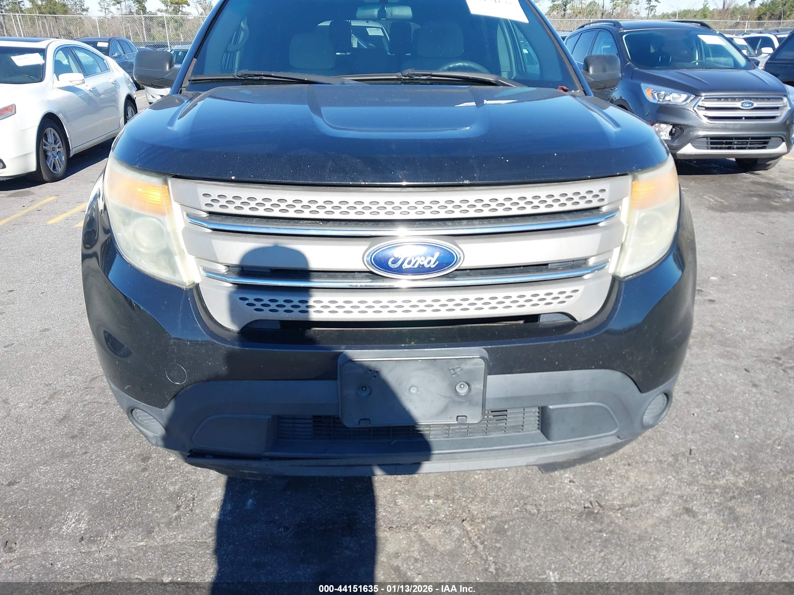FORD EXPLORER image 6